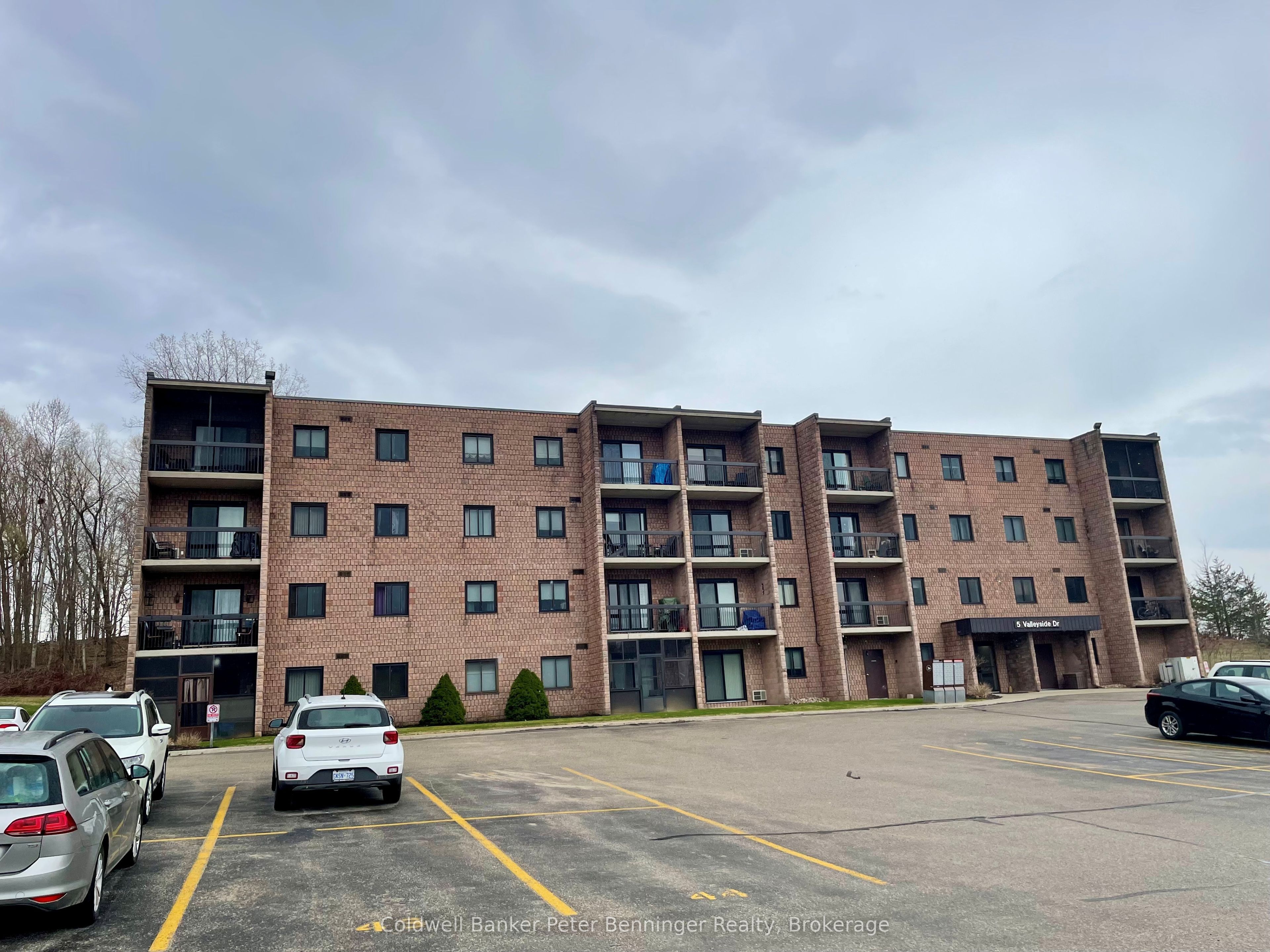 #405 - 5 Valleyside Drive Property Photo