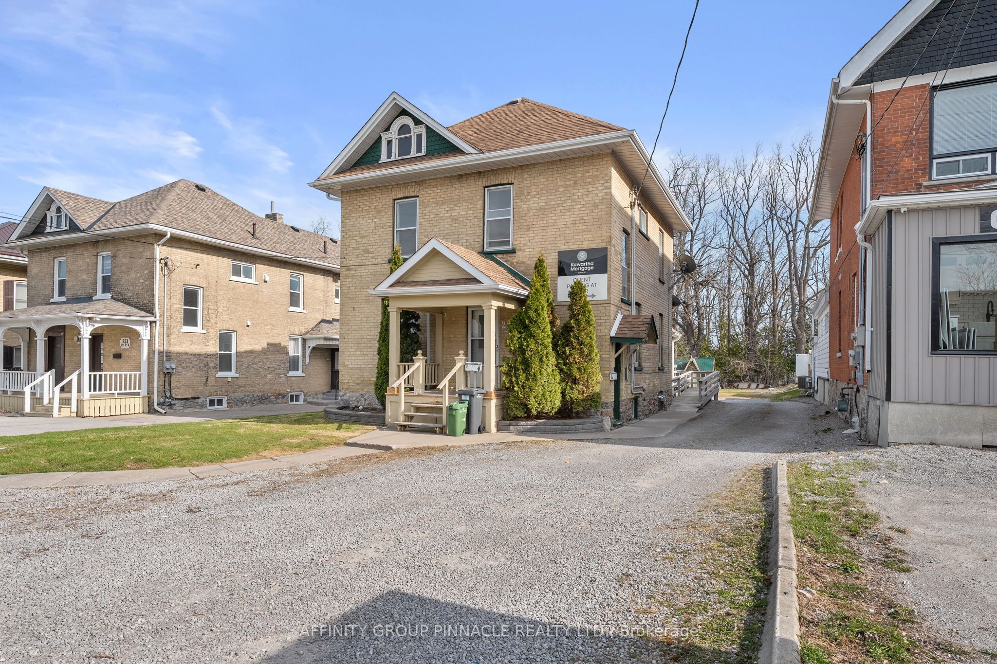 255 Kent Street W Property Photo 1