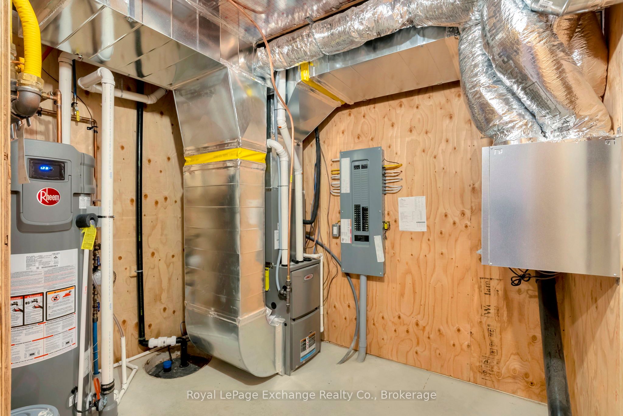 127 Inverness Street N Property Photo 33