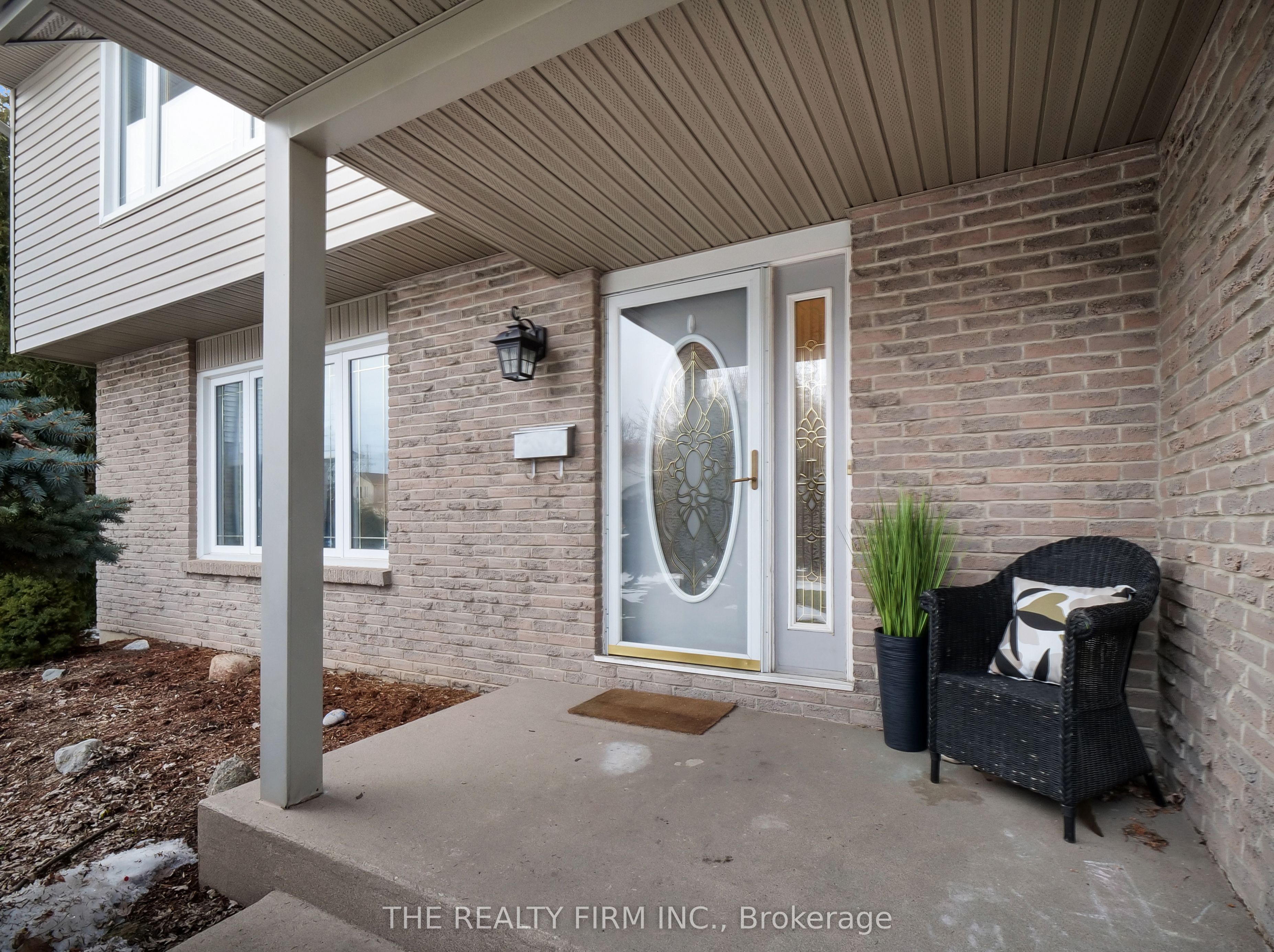949 Farnham Place Property Photo
