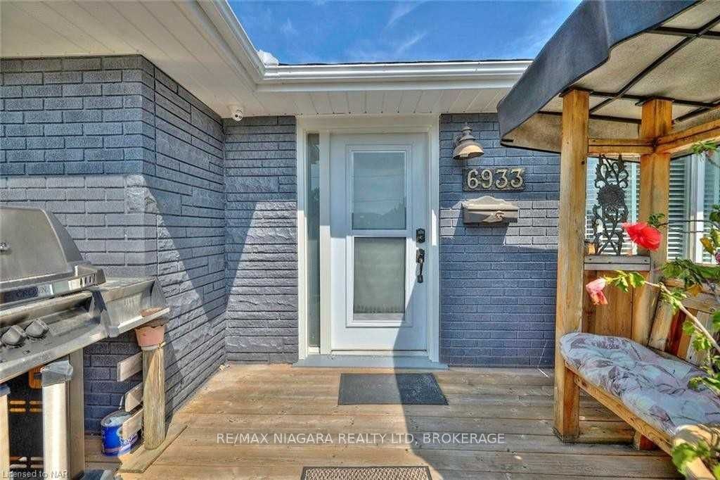 6933 Hagar Avenue Property Photo 2