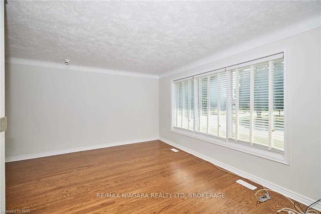 6933 Hagar Avenue Property Photo 4