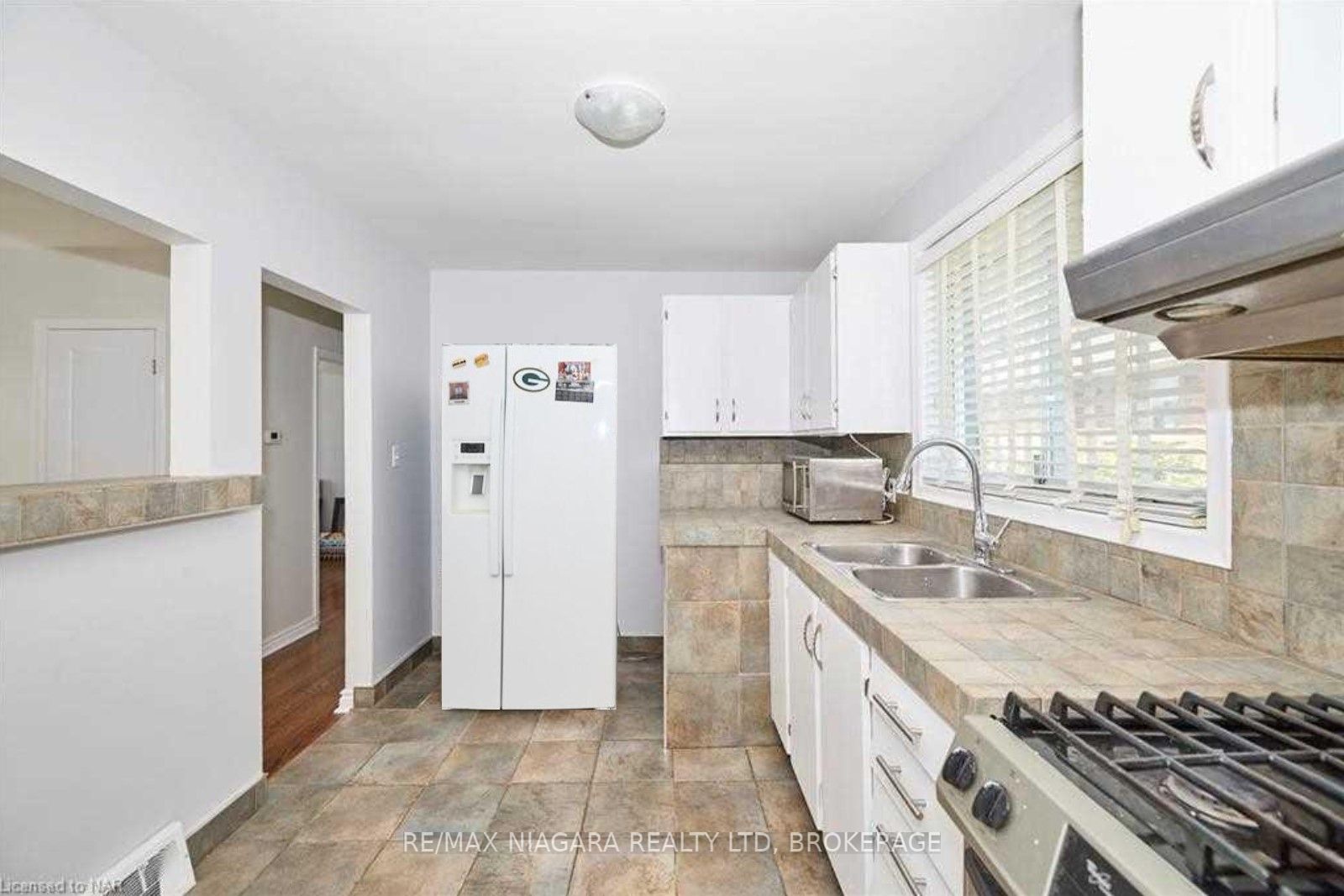 6933 Hagar Avenue Property Photo 8