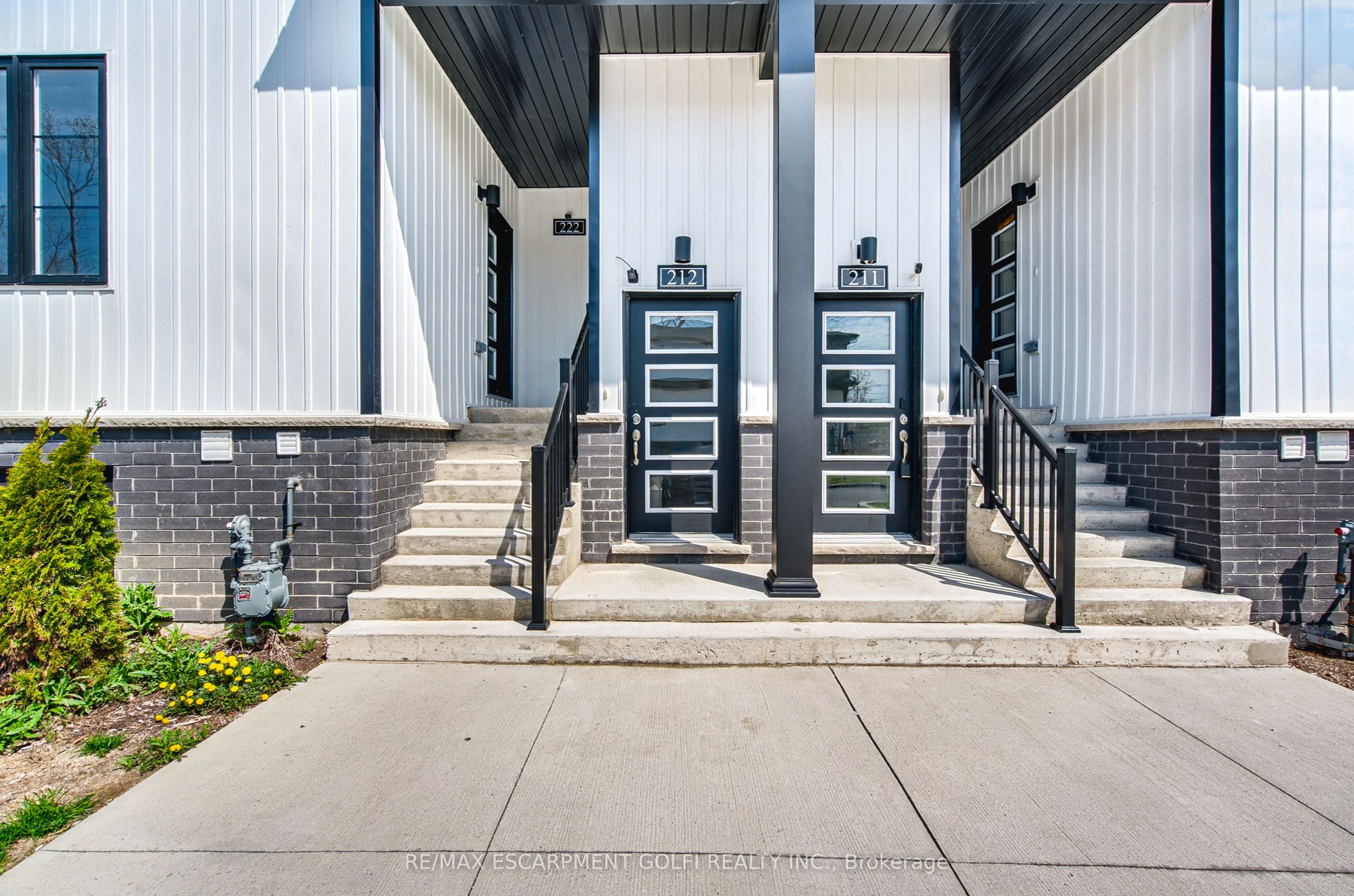 #212 - 4263 Fourth Avenue Property Photo