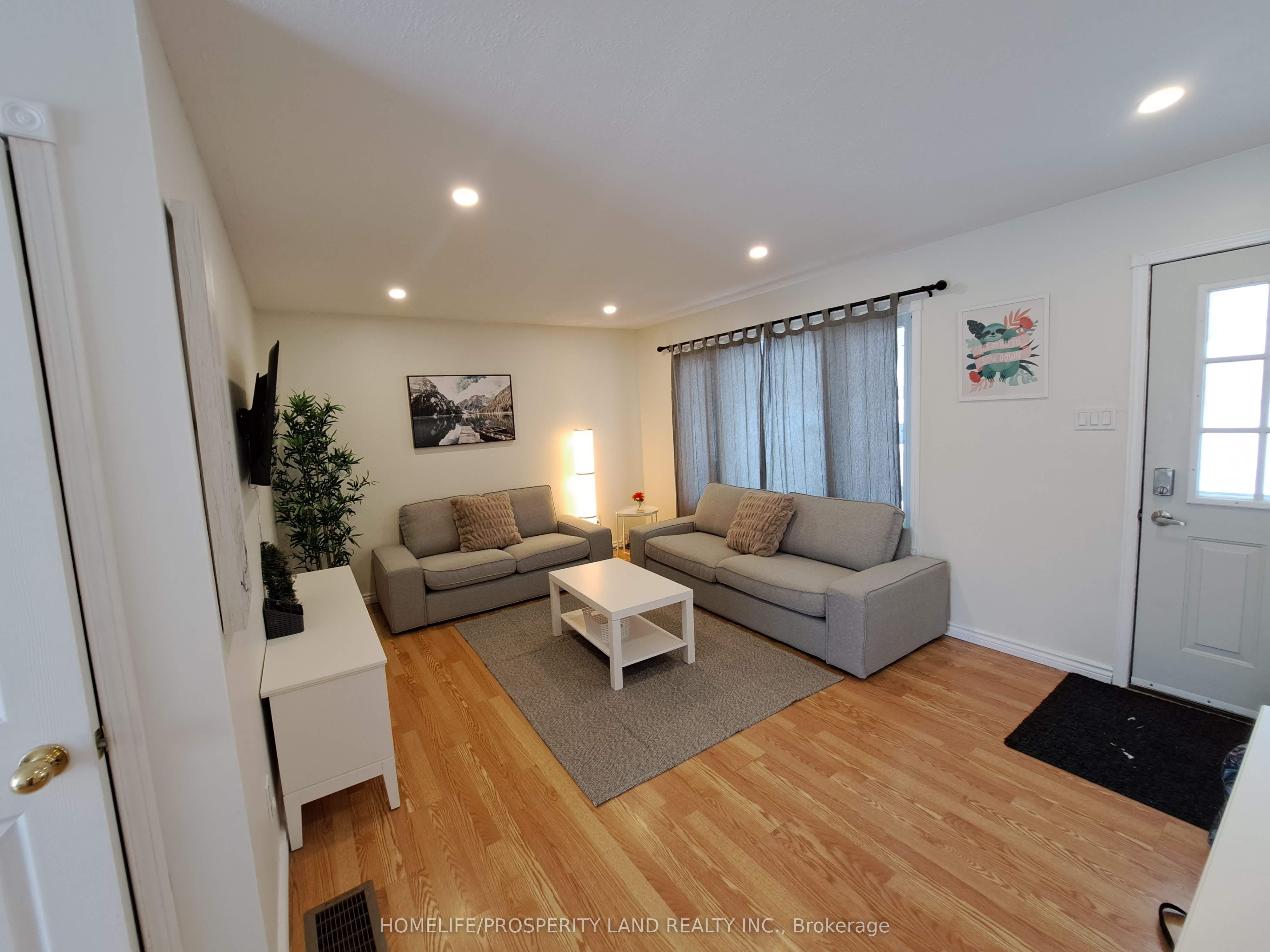 39 Bay Street W Property Photo 4