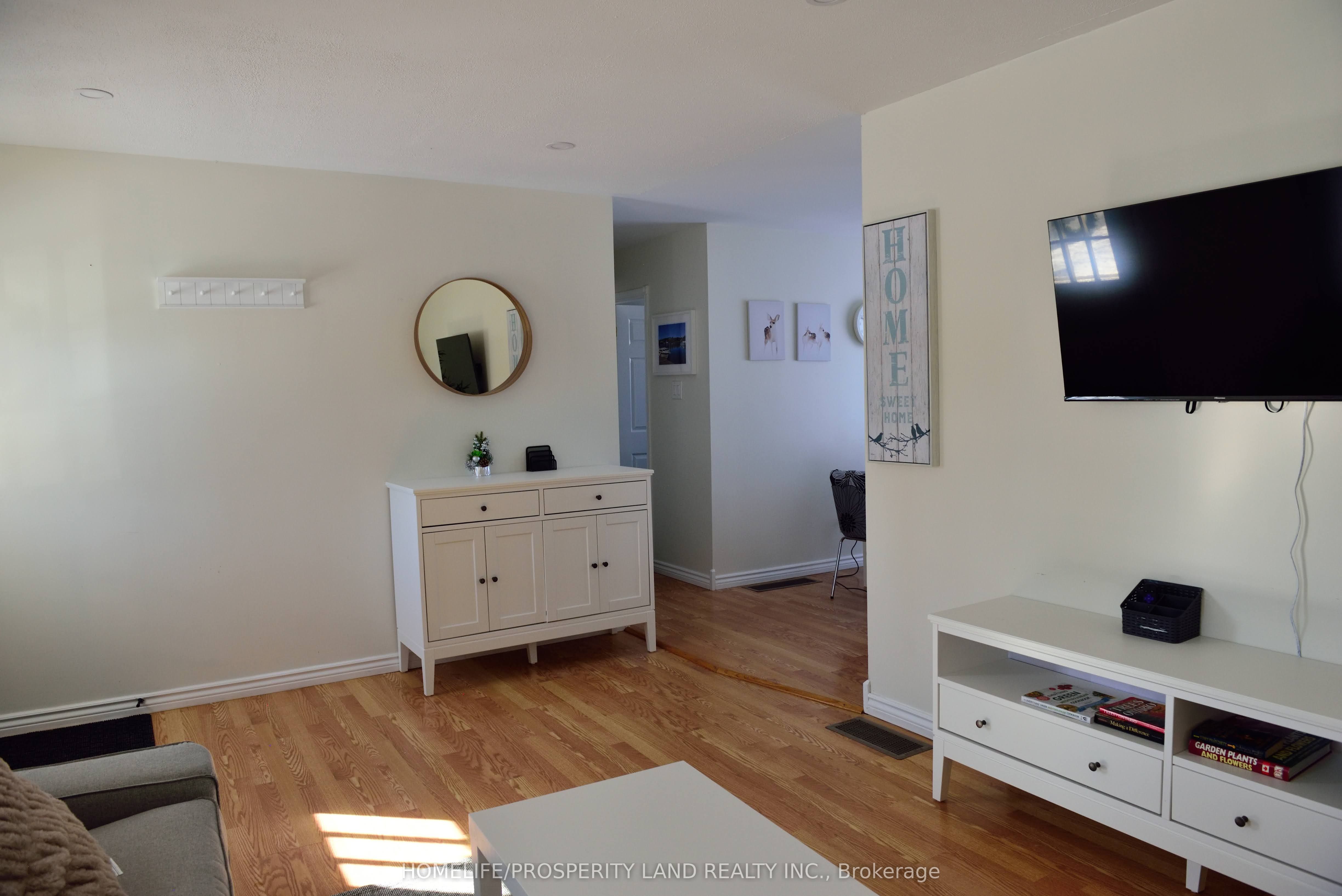 39 Bay Street W Property Photo 6