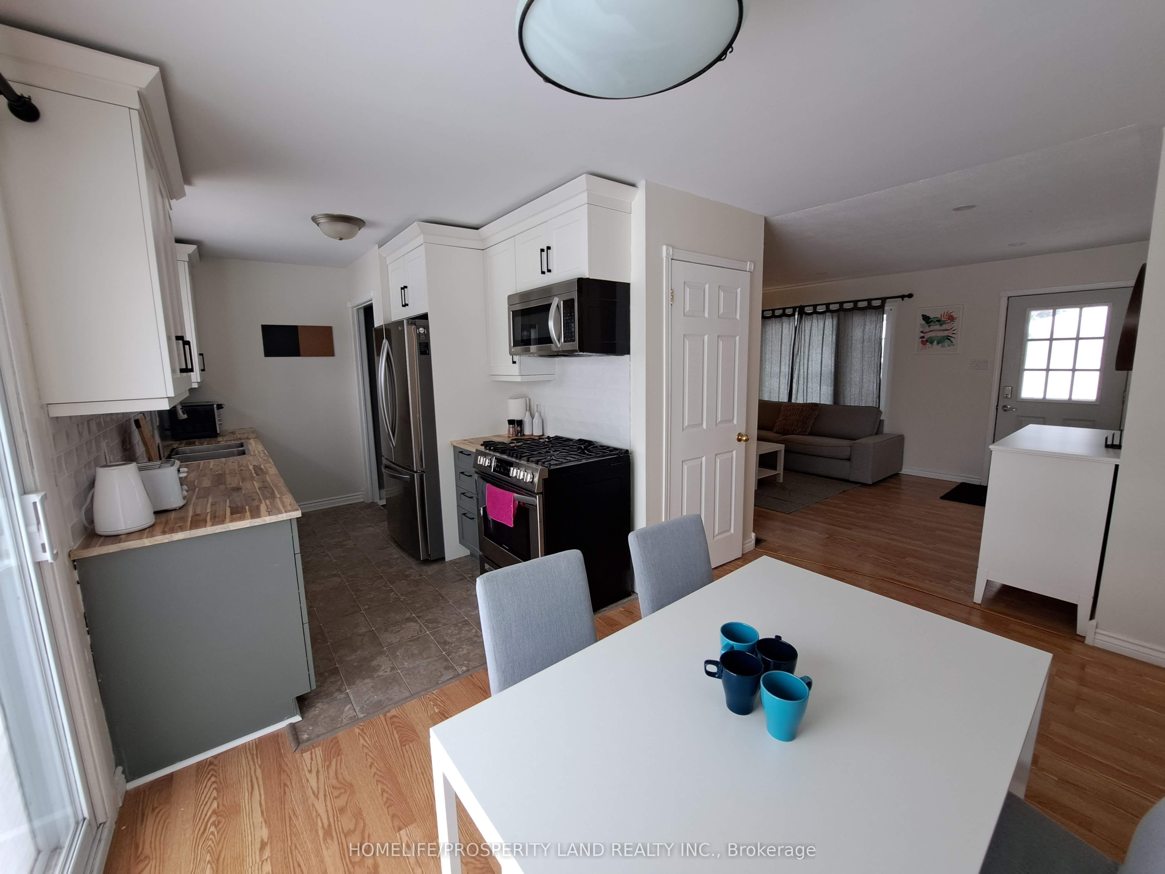 39 Bay Street W Property Photo 7