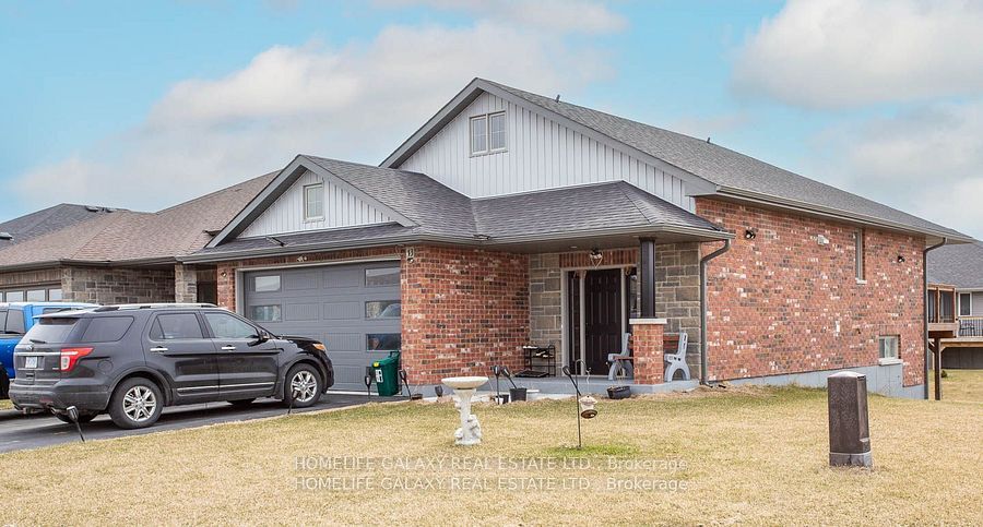 43 Cedar Park Cres Property Photo 1