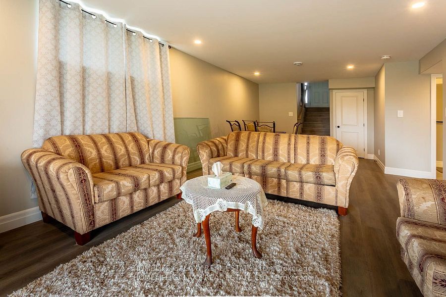 43 Cedar Park Cres Property Photo 6