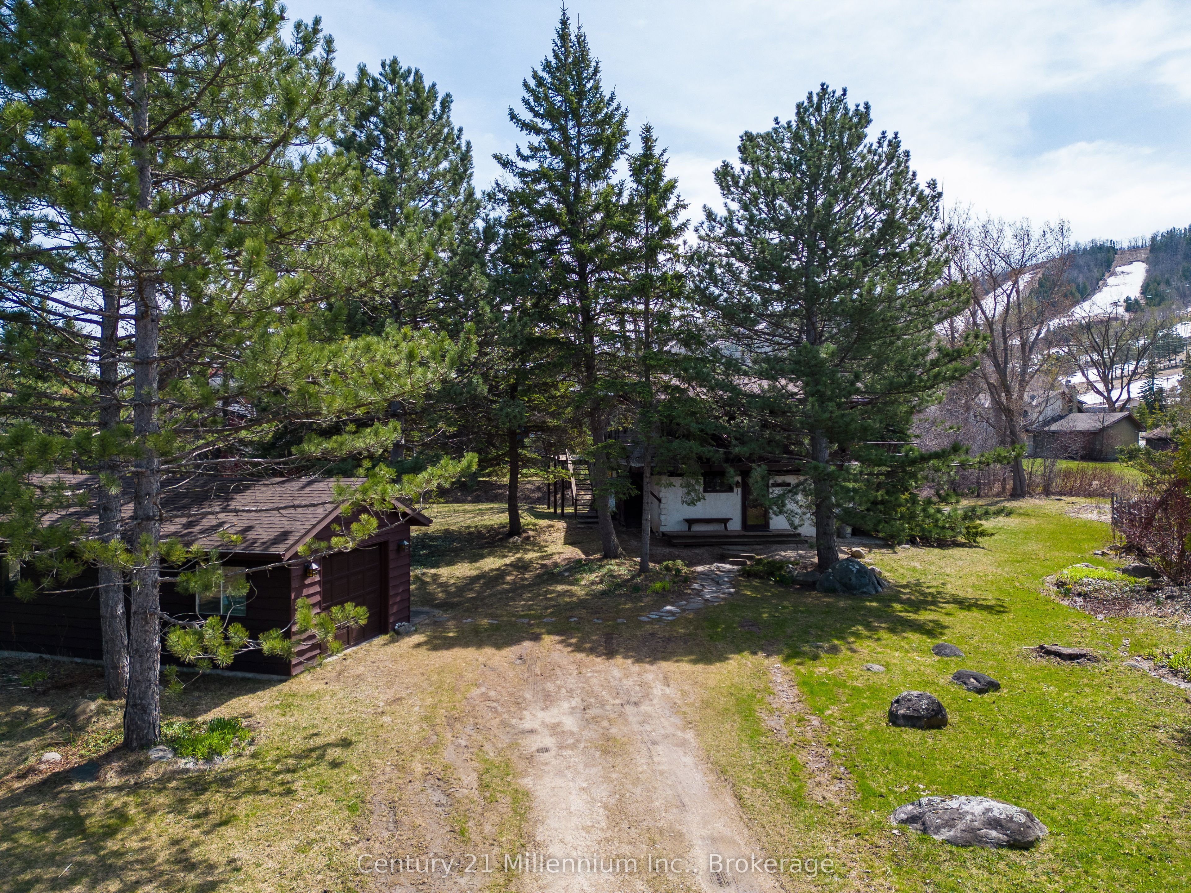117 Craigleith Walk Property Photo 4