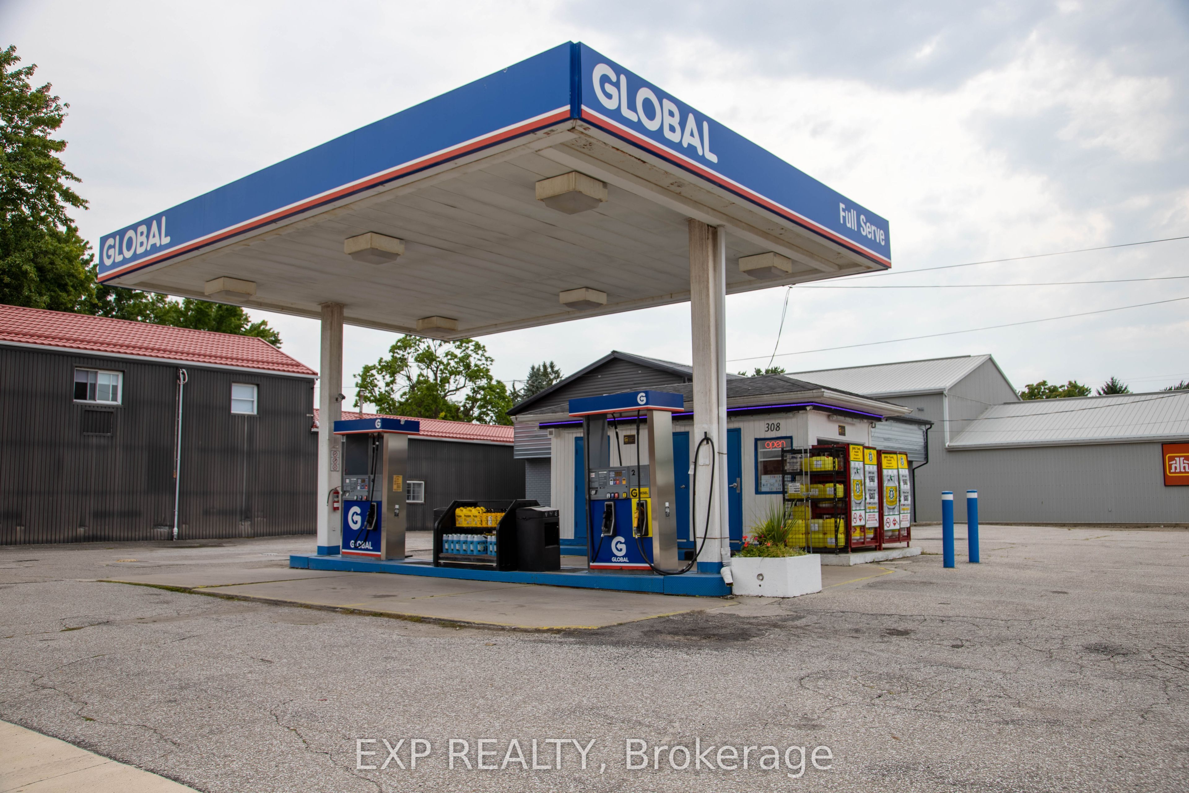 308 St. George Street Property Photo 3