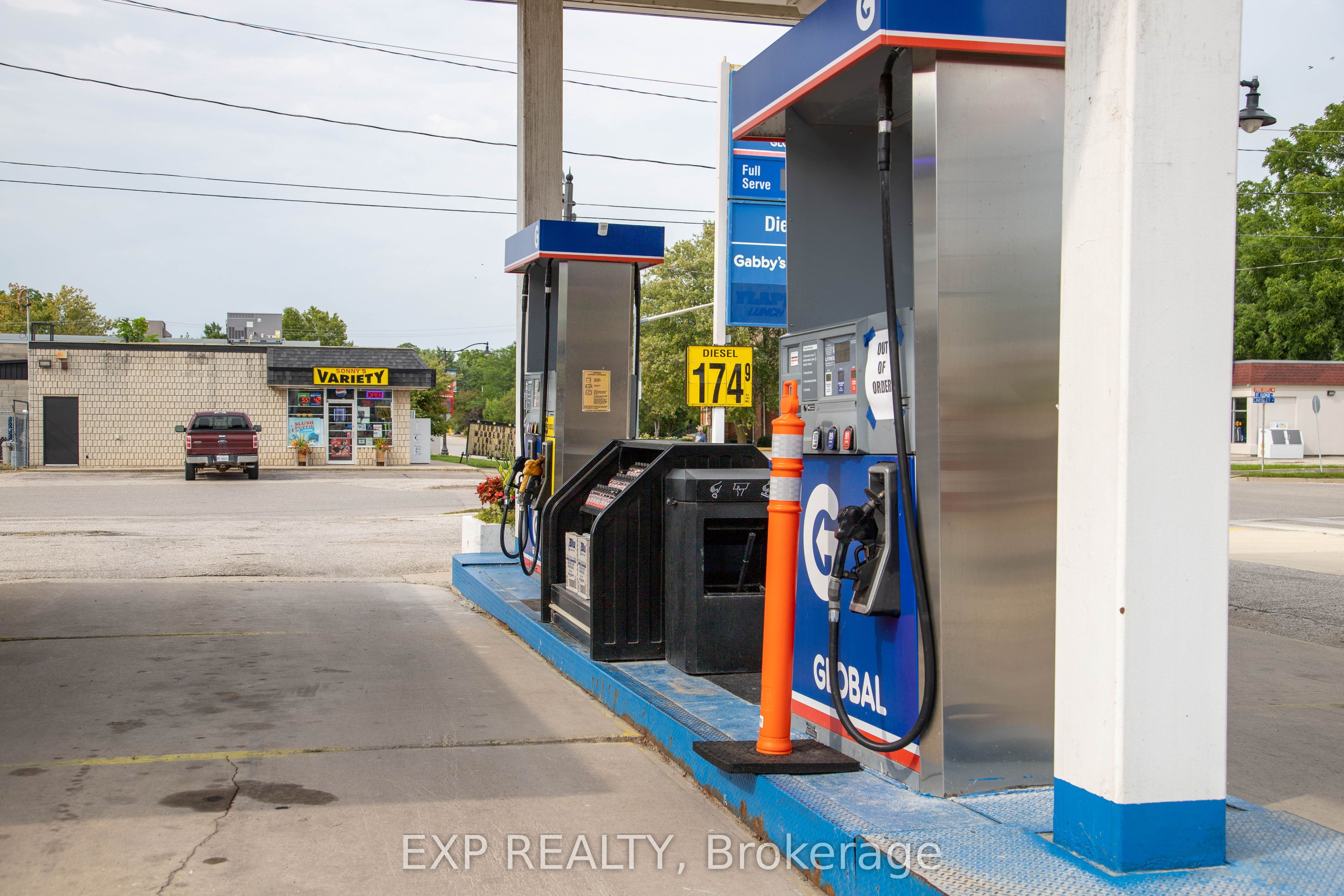 308 St. George Street Property Photo 8