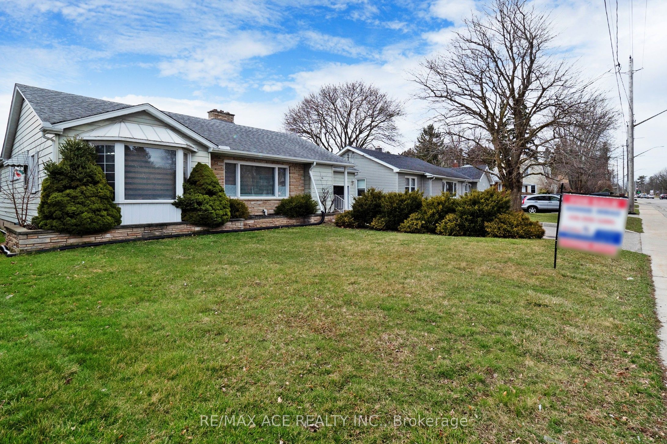 696 Norfolk Street Property Photo 1