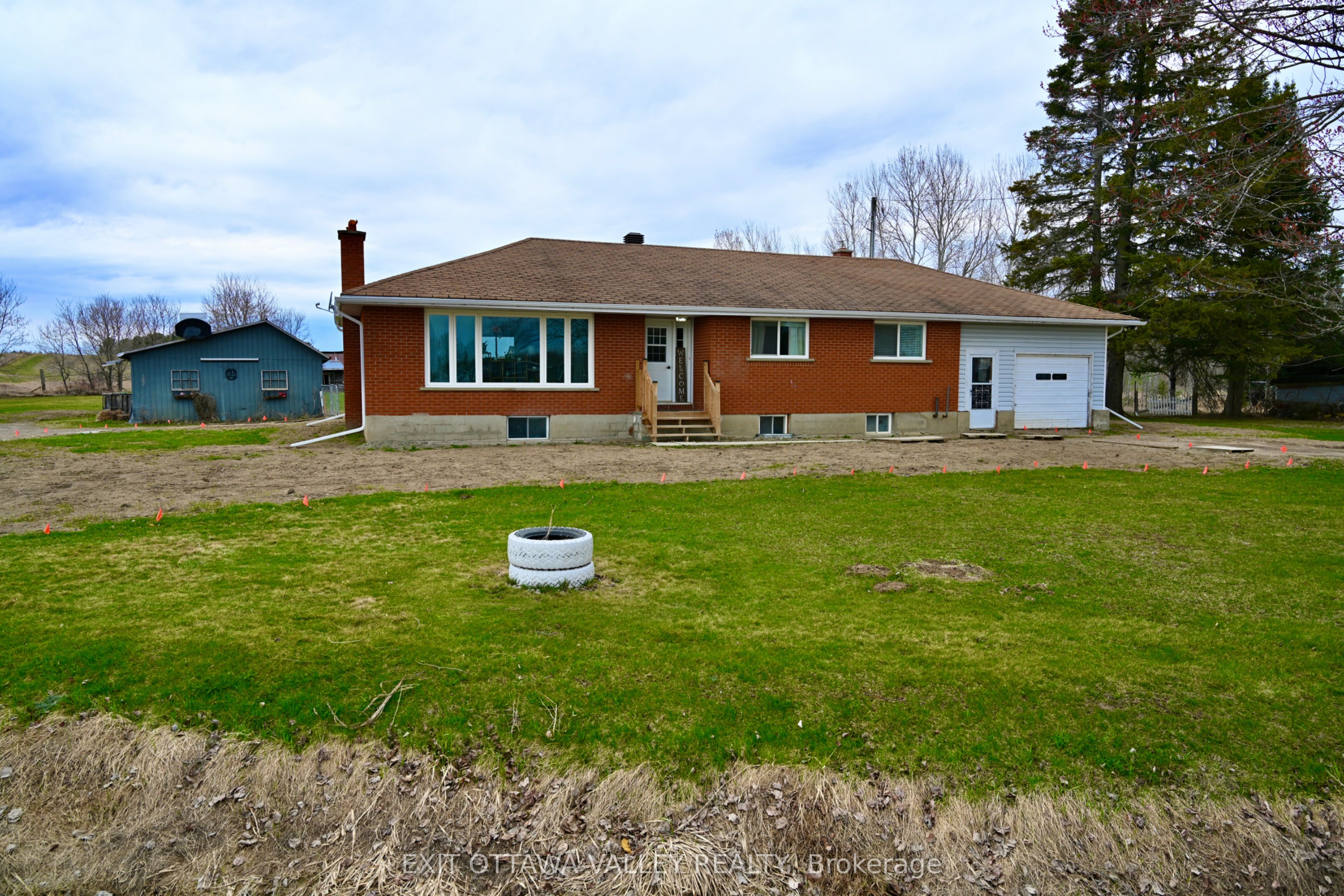 2047 Lapasse Road Property Photo