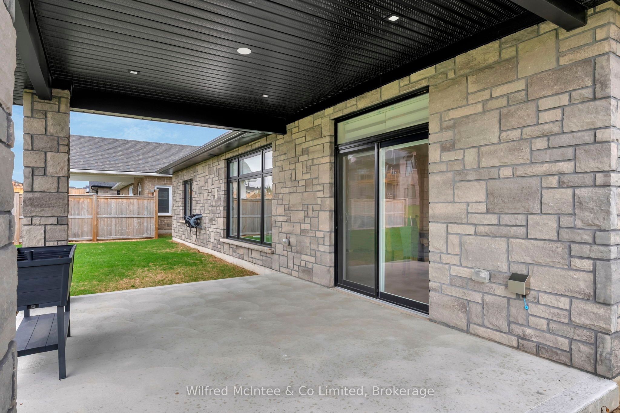 207 Irishwood Lane Property Photo 29