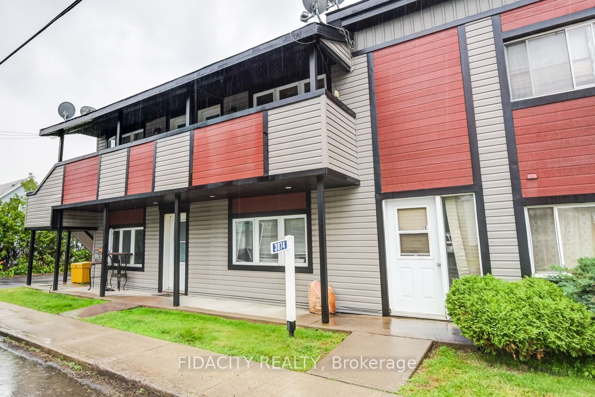 3874 Champlain Road Property Photo 2