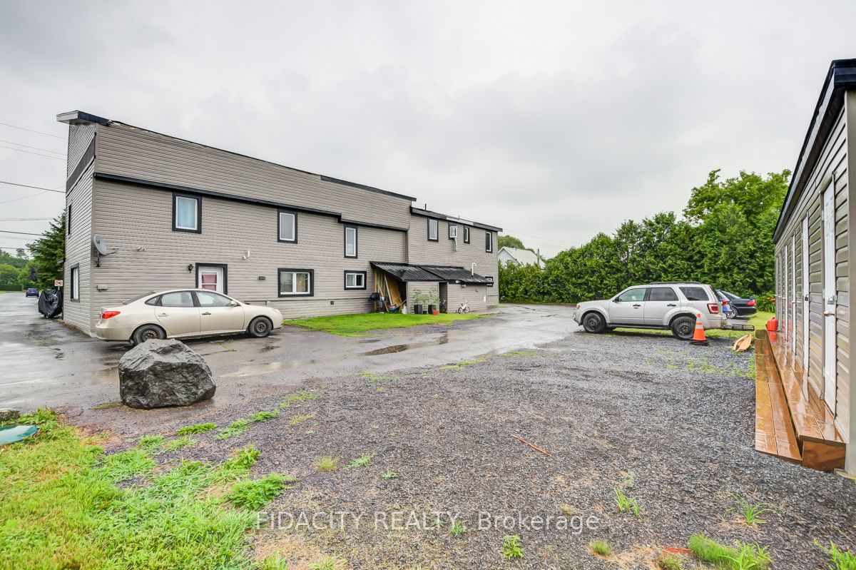 3874 Champlain Road Property Photo 5
