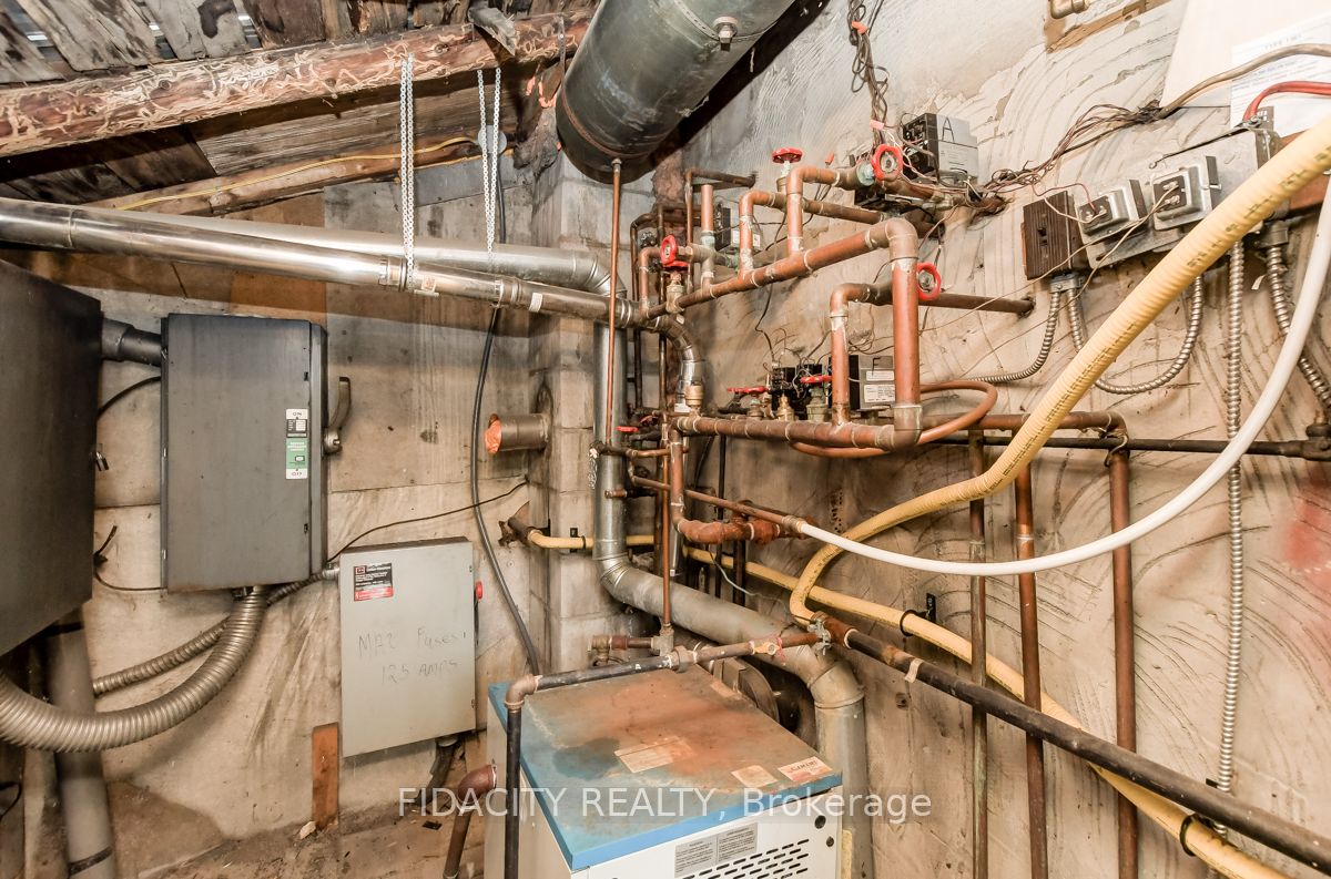 3874 Champlain Road Property Photo 10