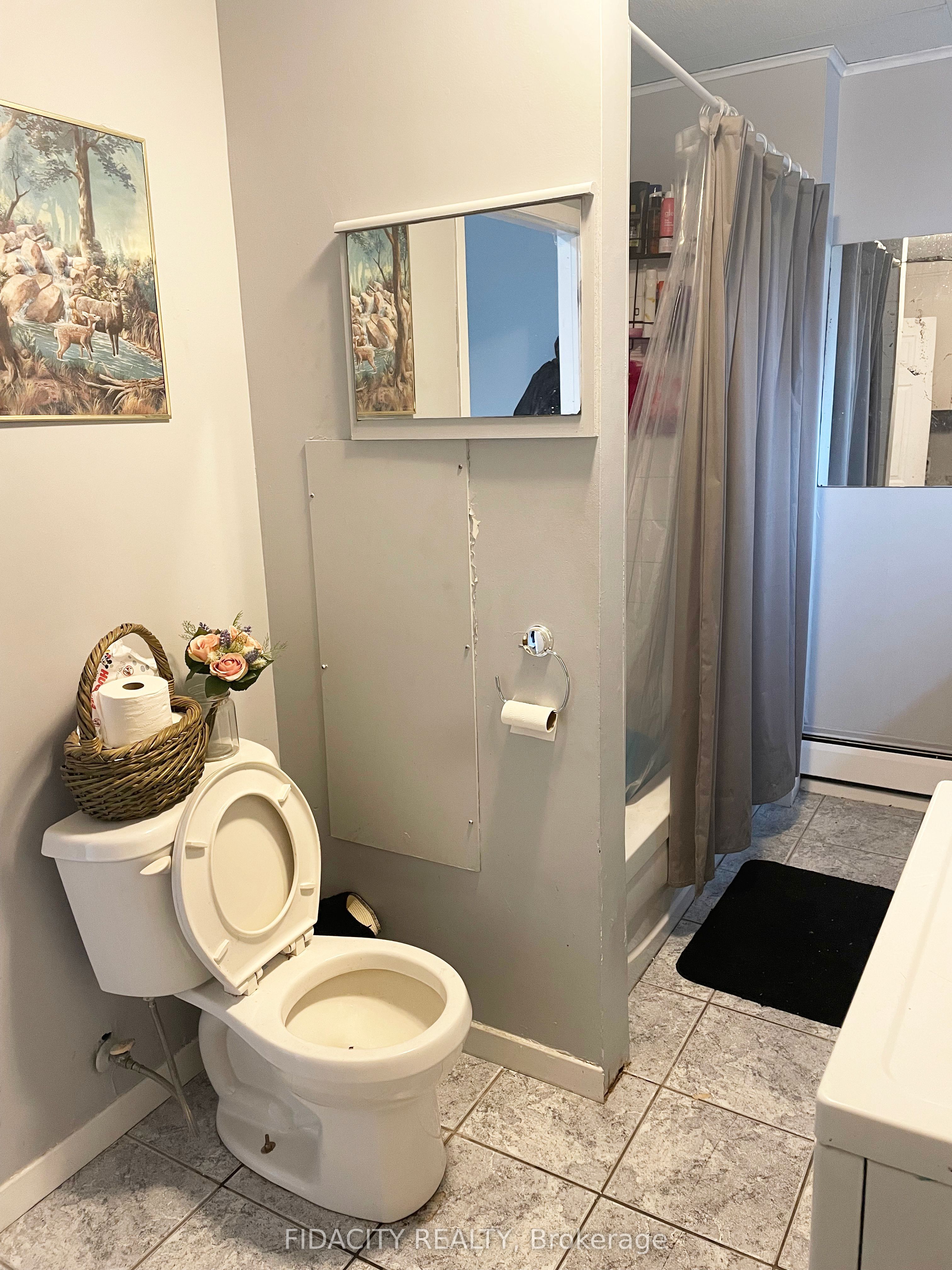 3874 Champlain Road Property Photo 15