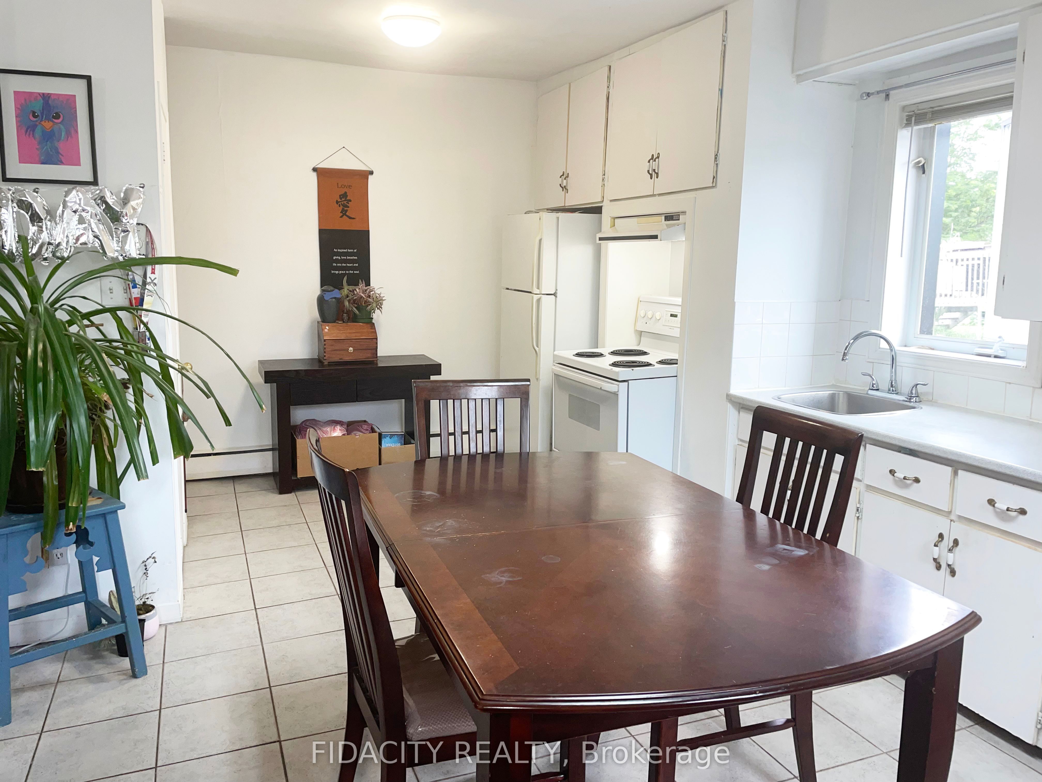 3874 Champlain Road Property Photo 16