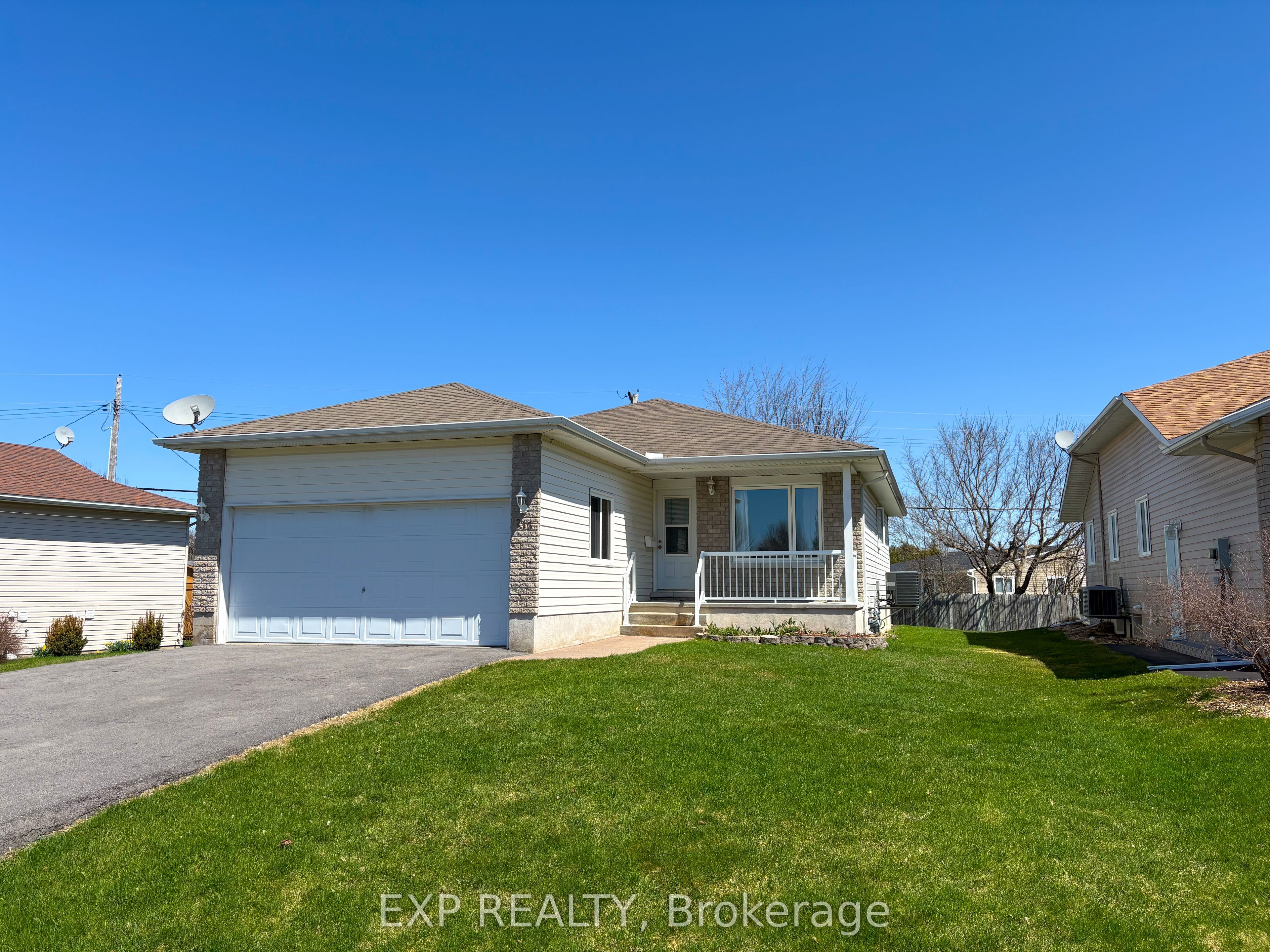 213 Vanier Crescent Property Photo