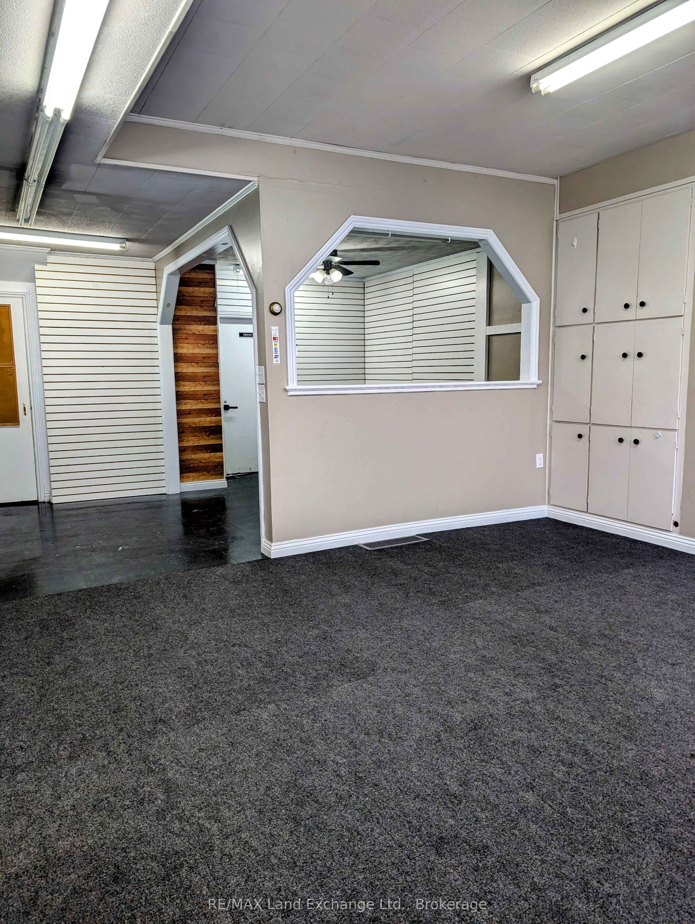 76 Elora Street Property Photo 8