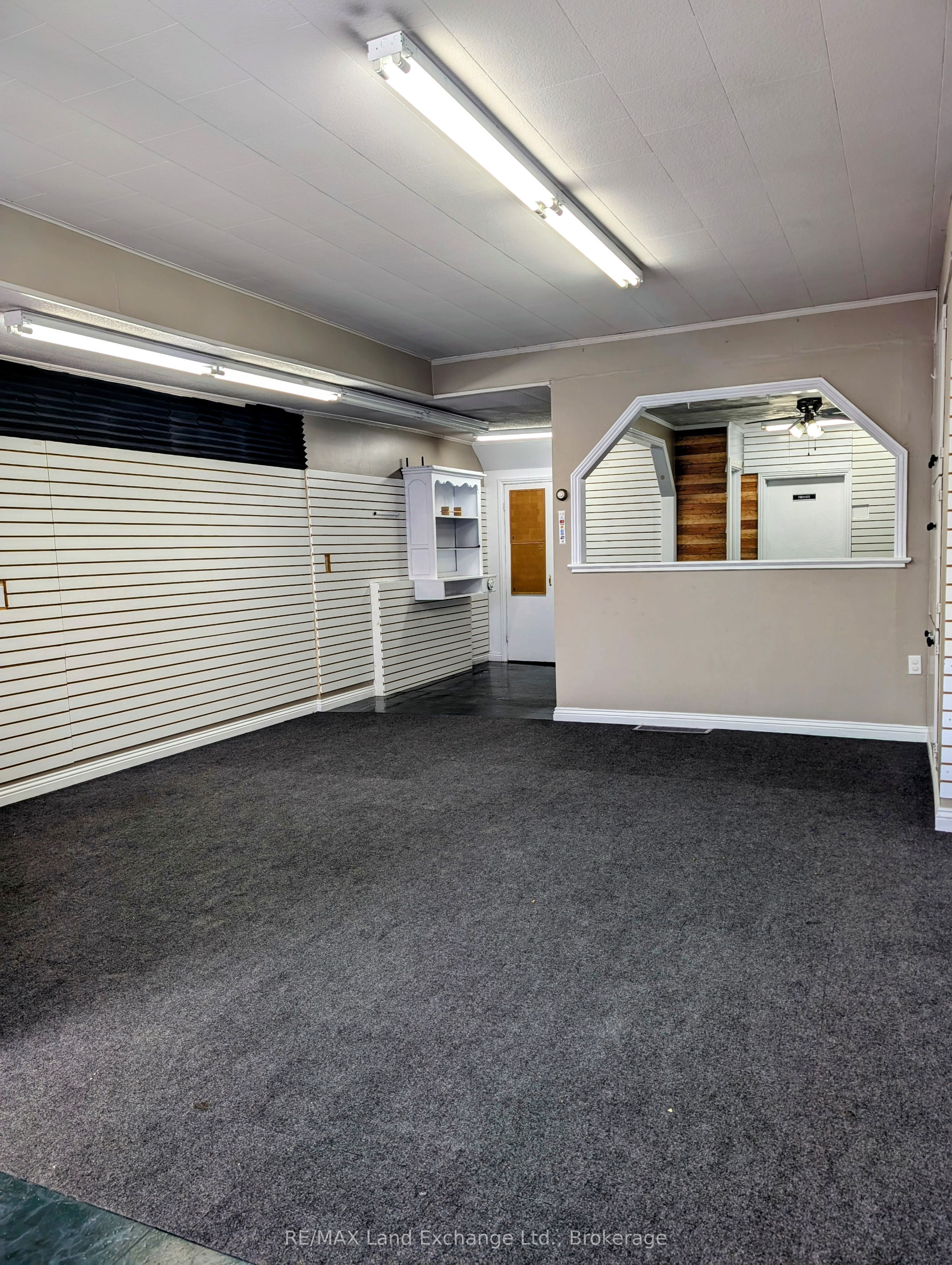 76 Elora Street Property Photo 10
