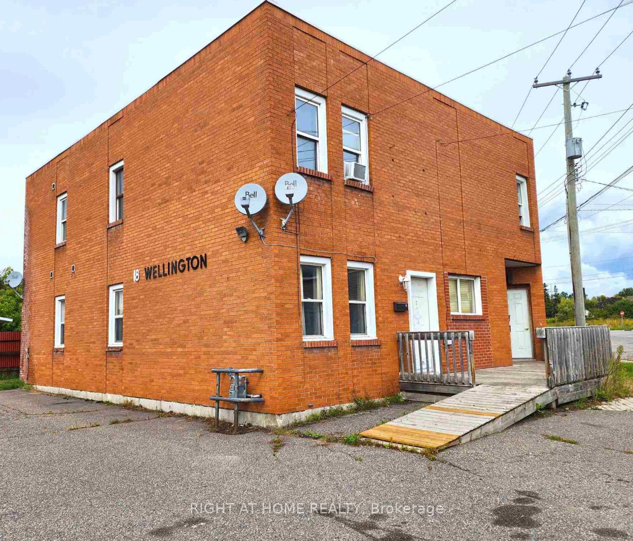 18 Wellington Street Property Photo