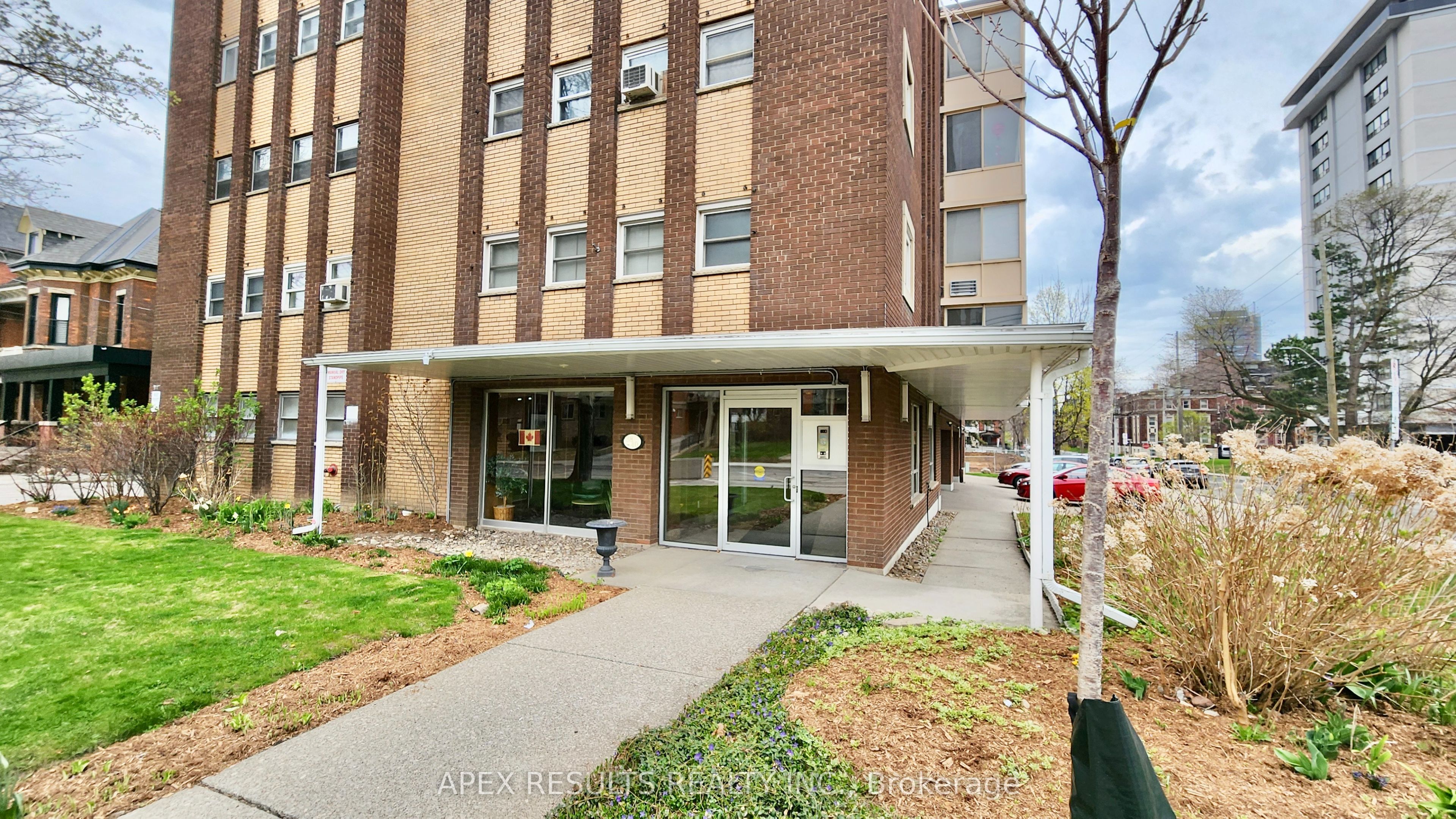 #204 - 38 Charlton Avenue Property Photo 1