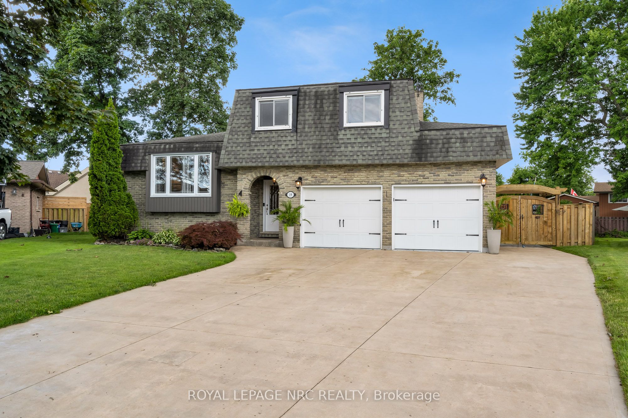 19 Little John Court Property Photo 1