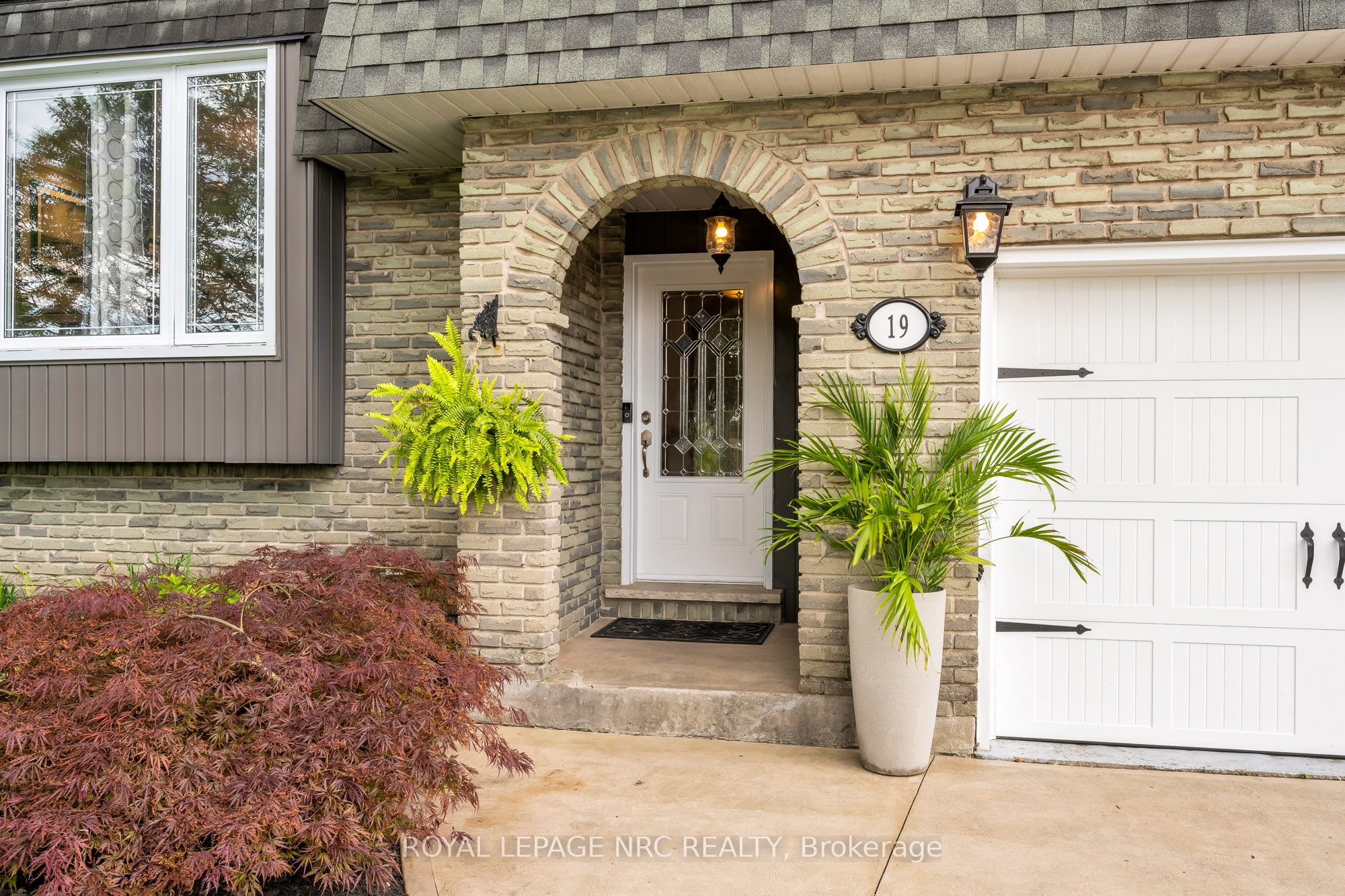 19 Little John Court Property Photo 3