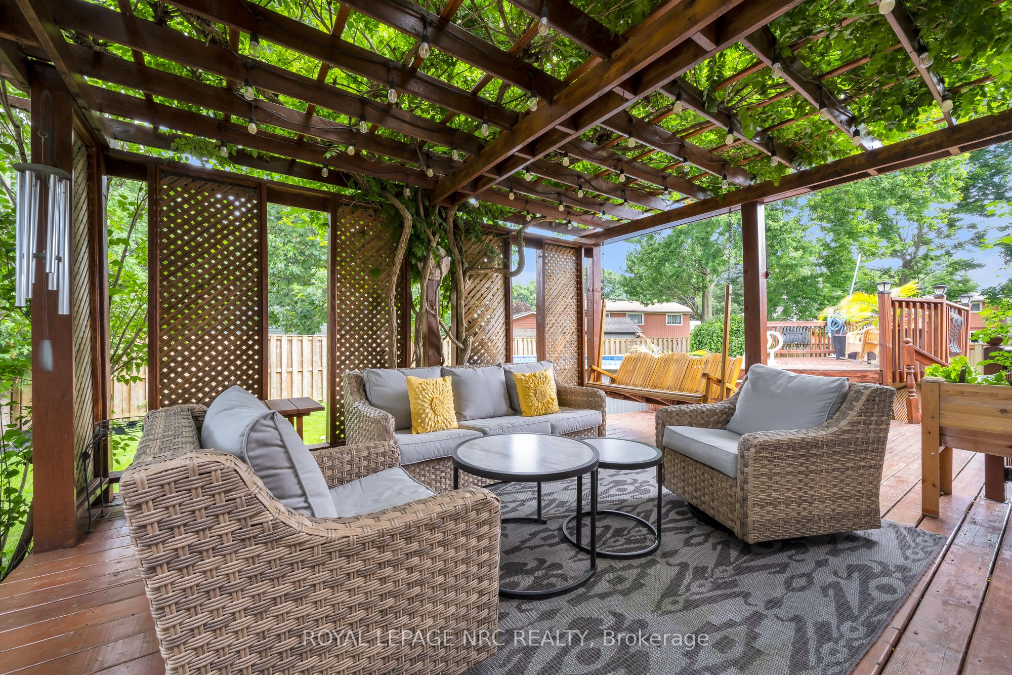 19 Little John Court Property Photo 6
