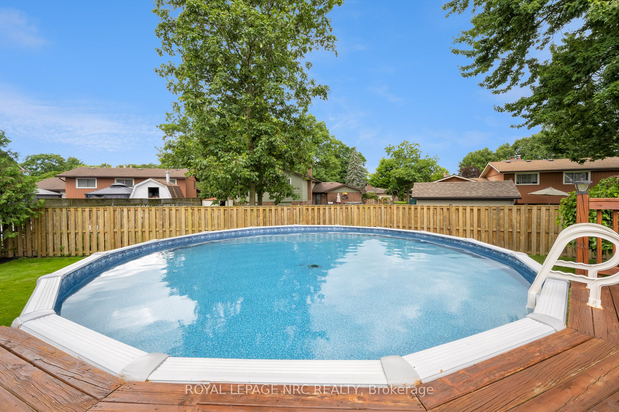 19 Little John Court Property Photo 8