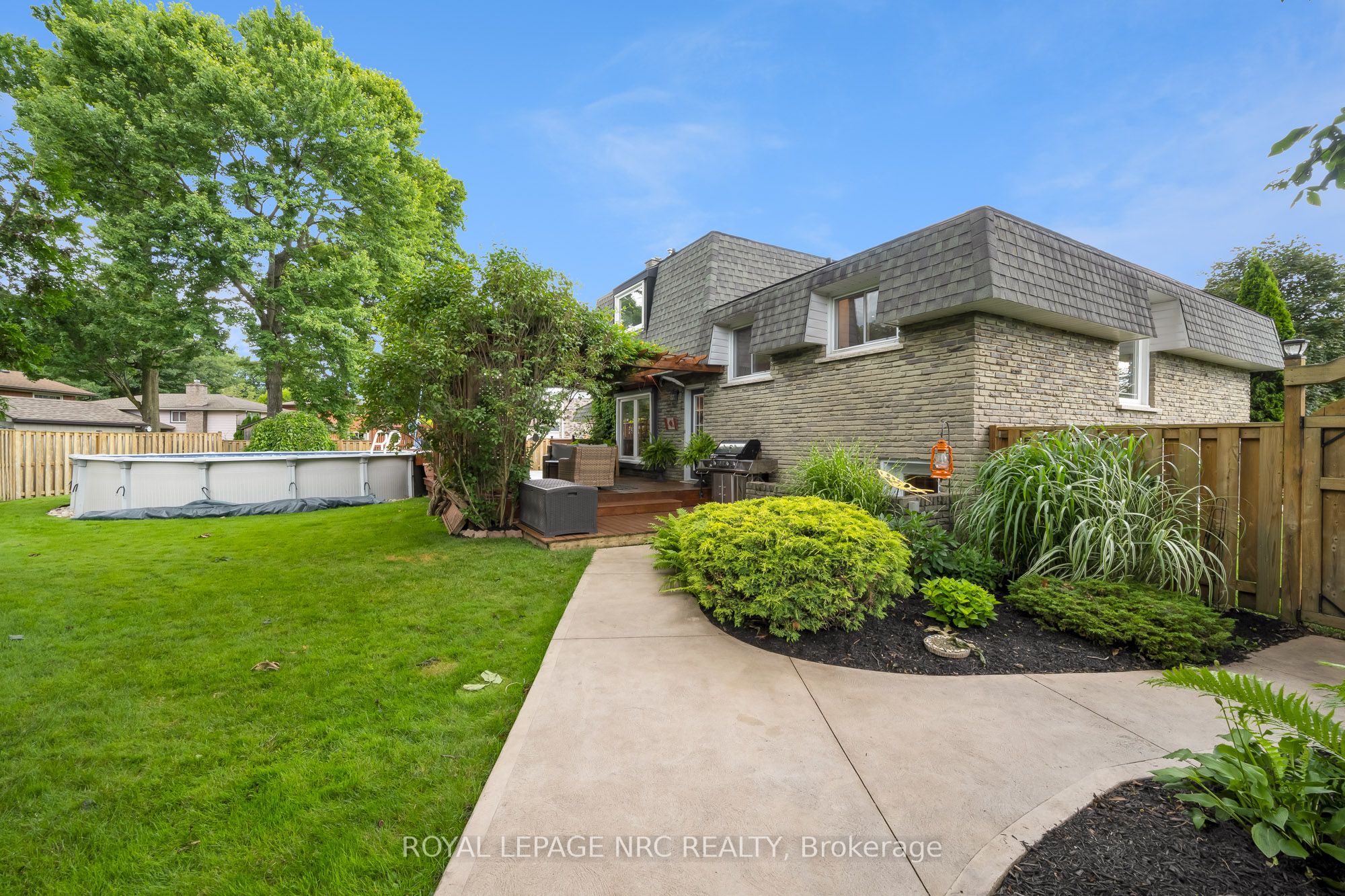 19 Little John Court Property Photo 10
