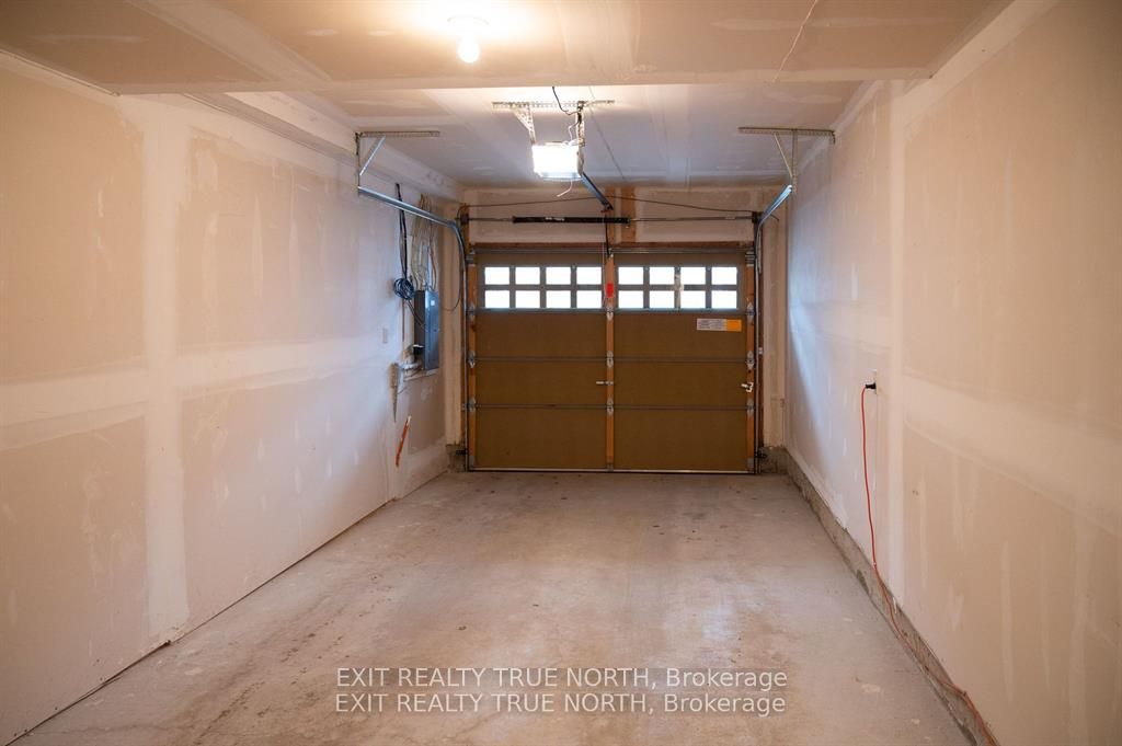 9 Mulligan Lane 21 Property Photo 15