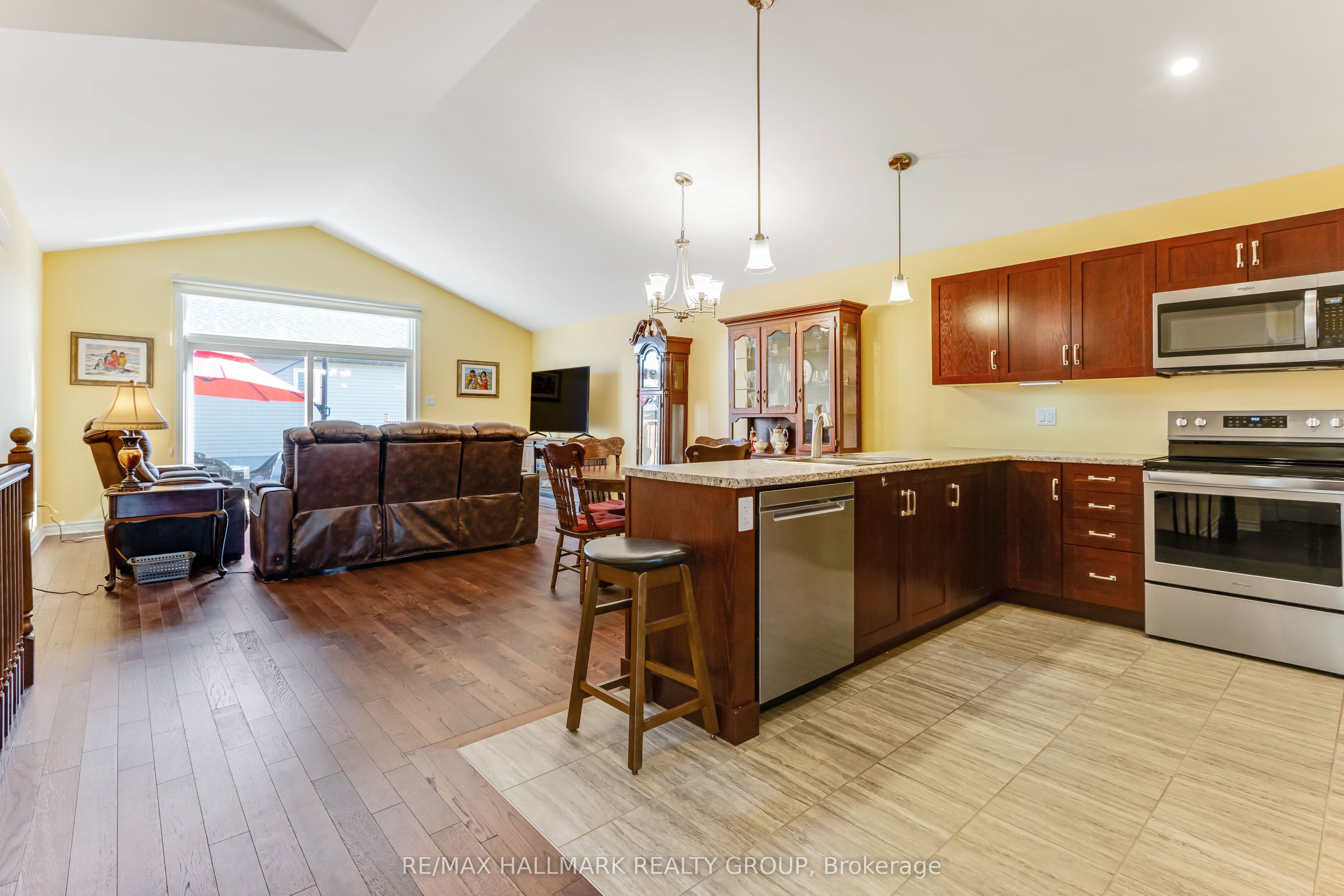 183 Sadler Drive Property Photo 5