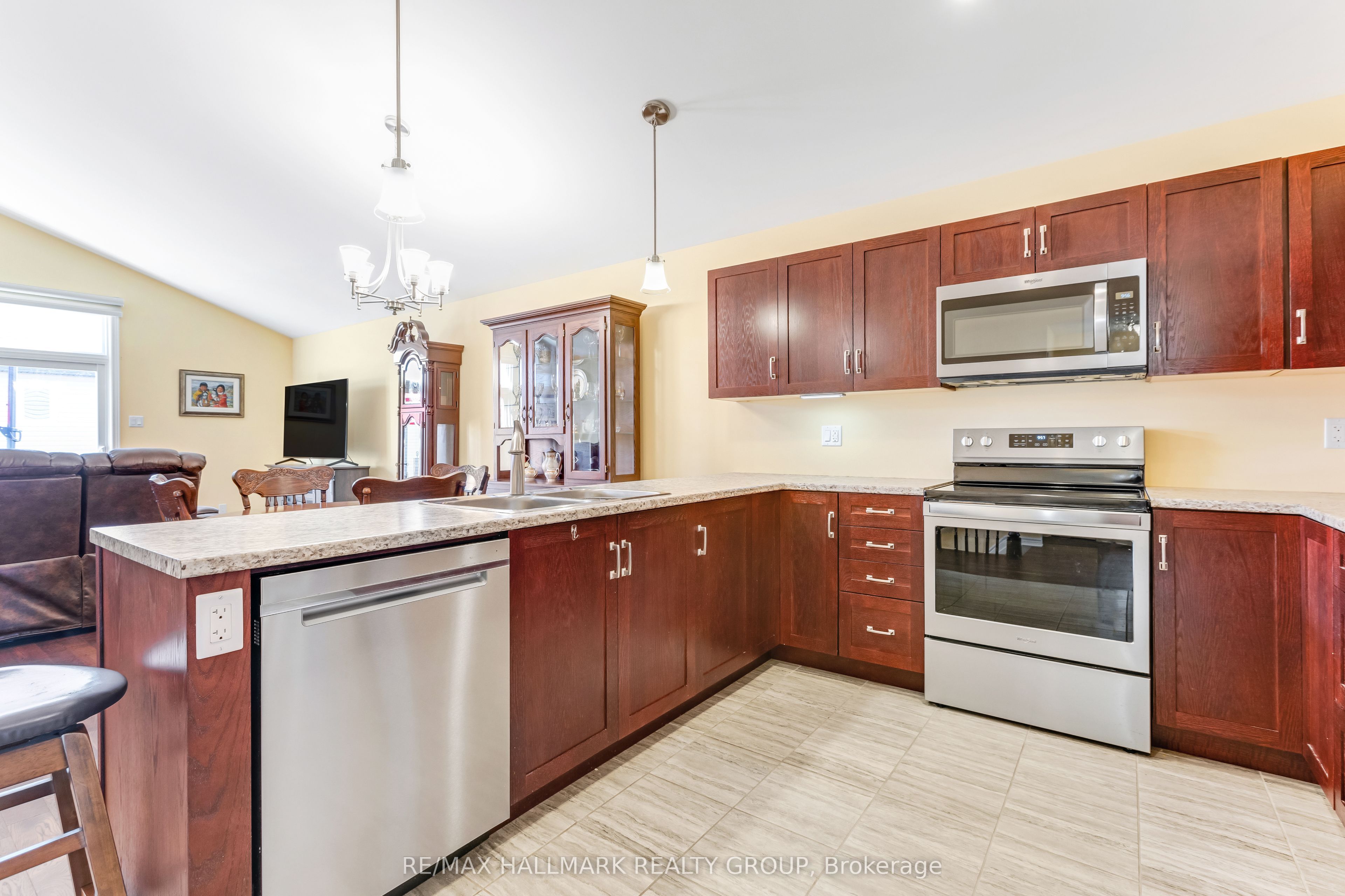 183 Sadler Drive Property Photo 8