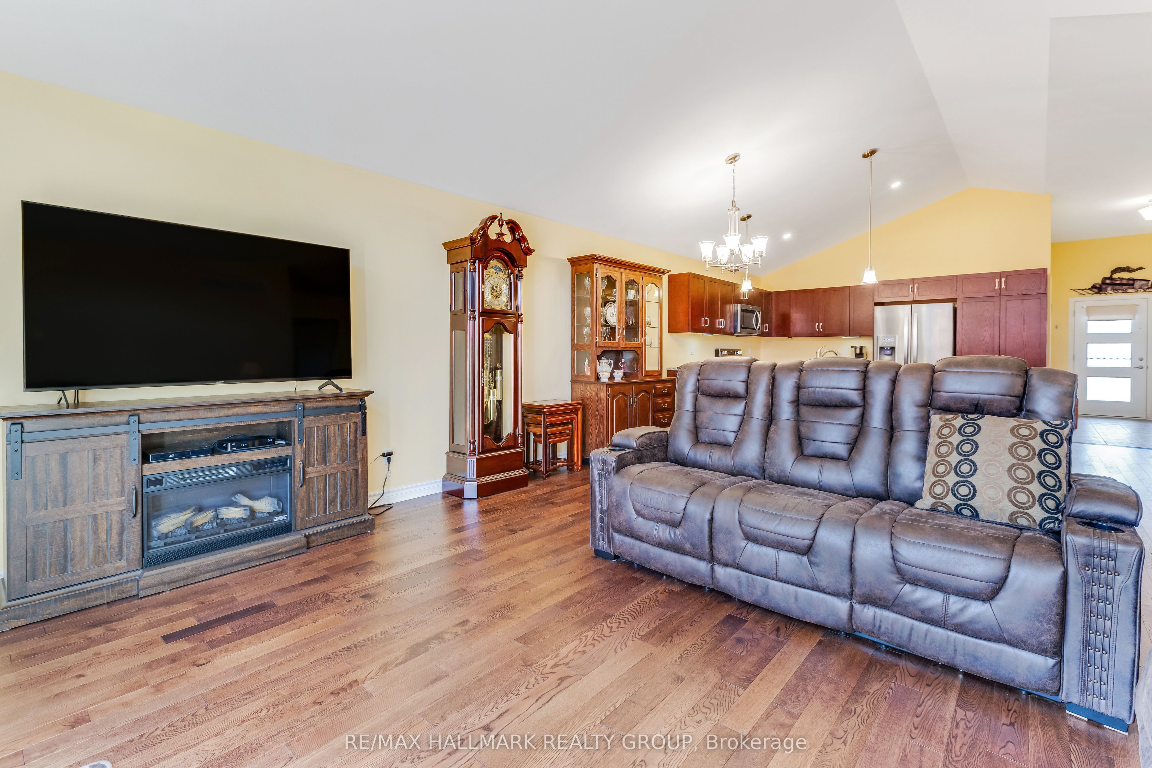 183 Sadler Drive Property Photo 11