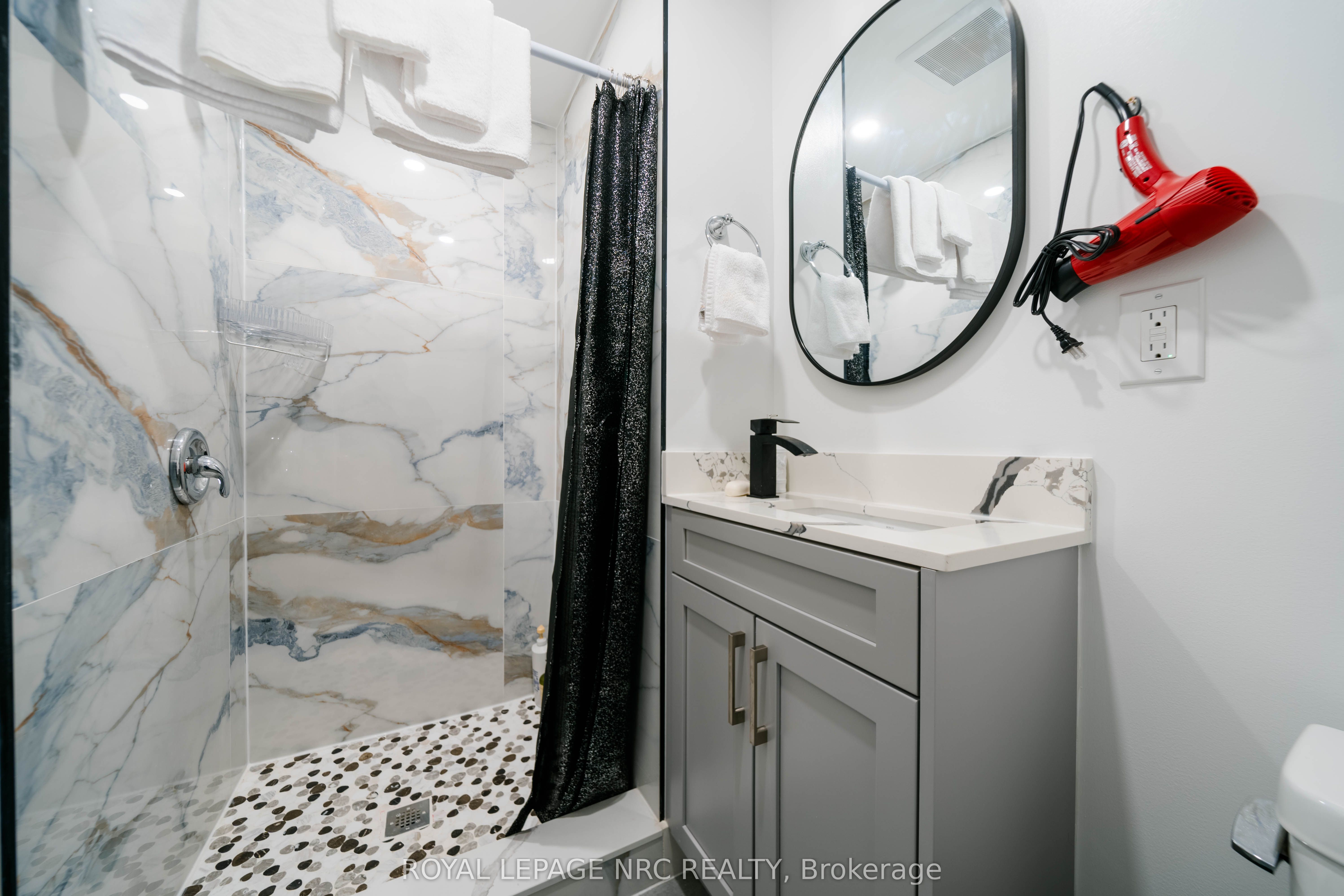 5341 River Road Property Photo 17