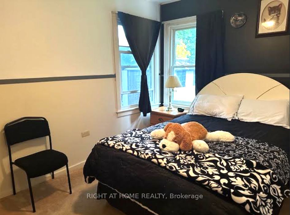 69 Victoria Avenue N Property Photo 5
