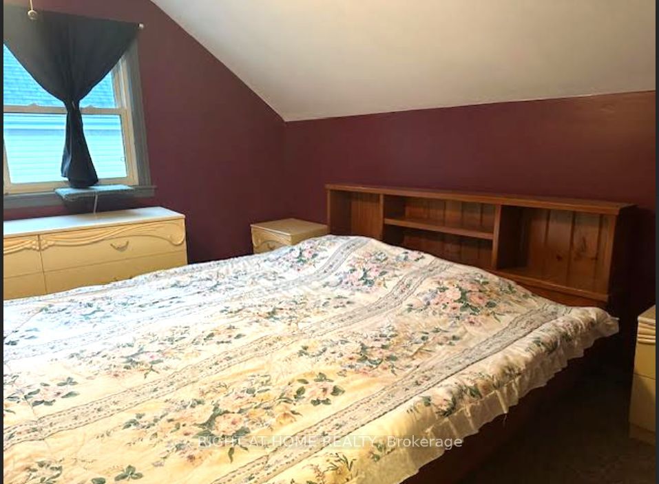 69 Victoria Avenue N Property Photo 6