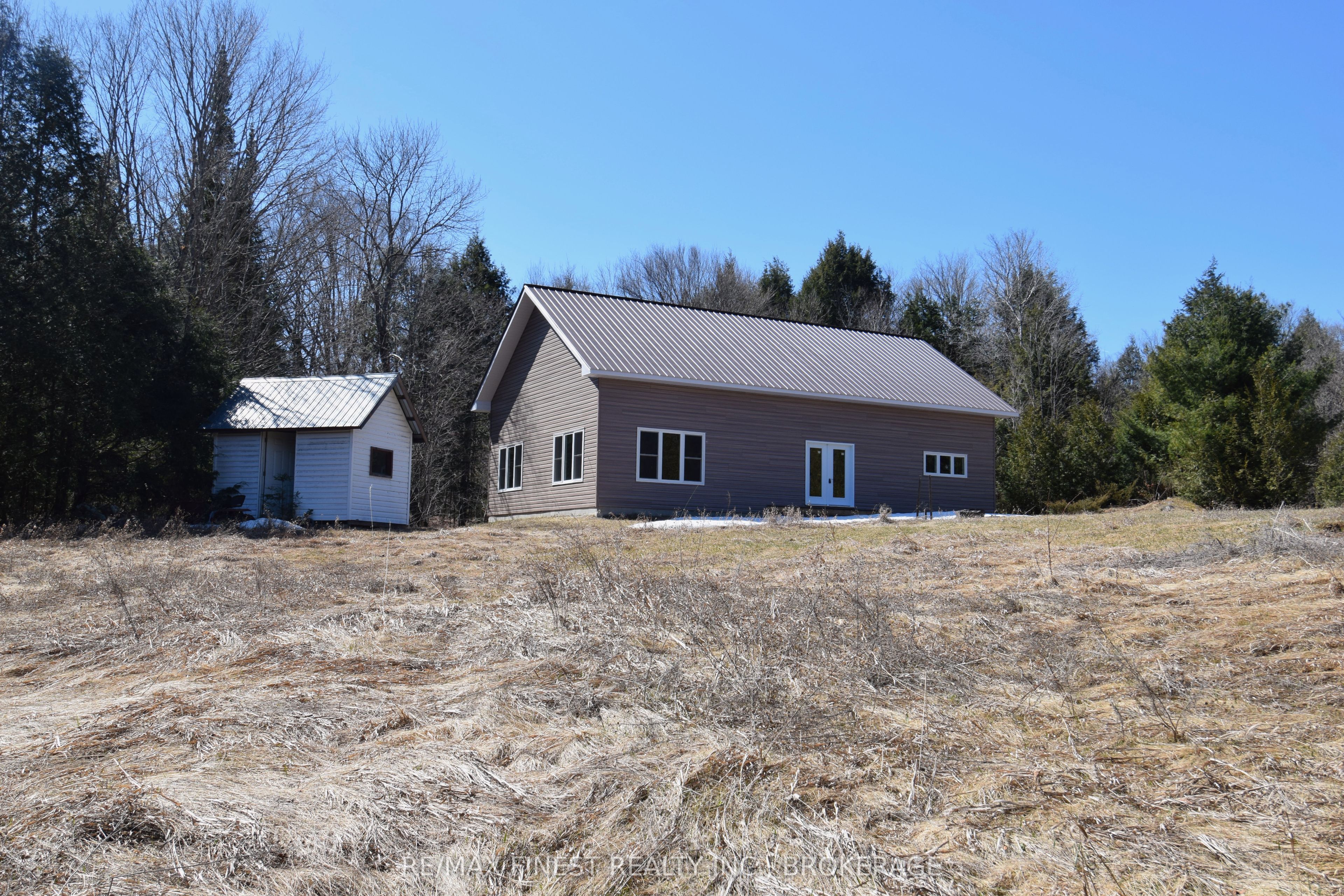 1975 North Road Property Photo