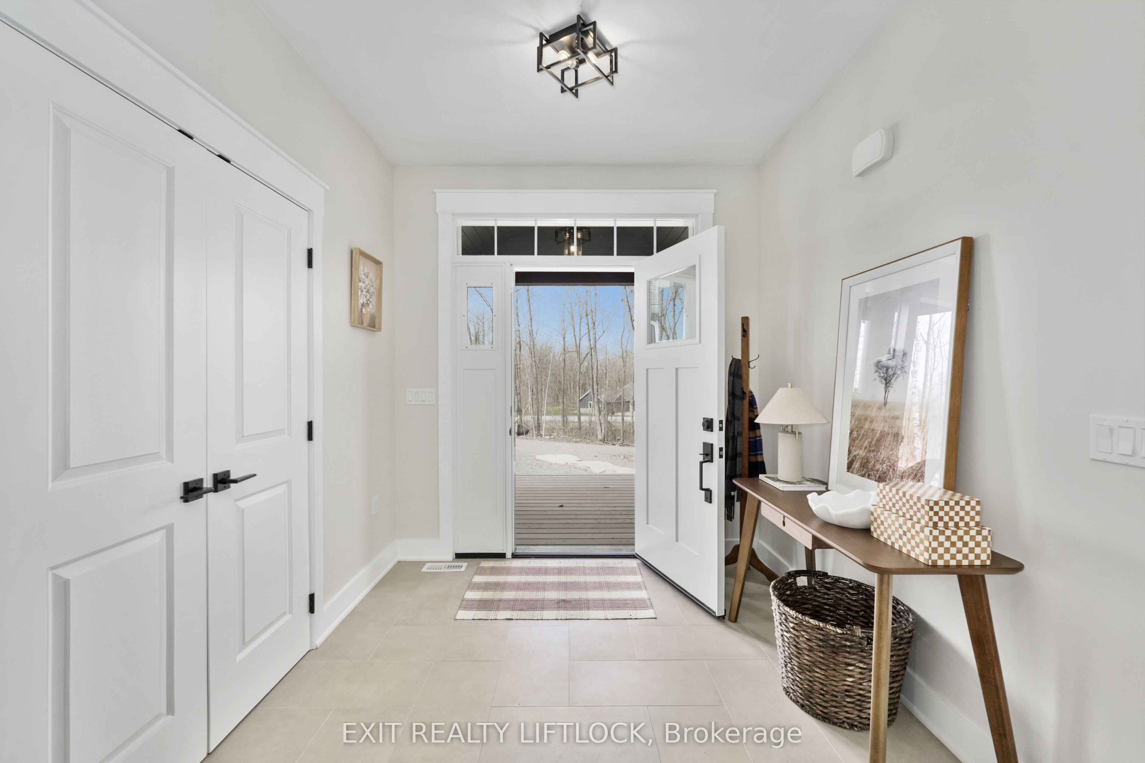 11 Rory Drive N Property Photo 6