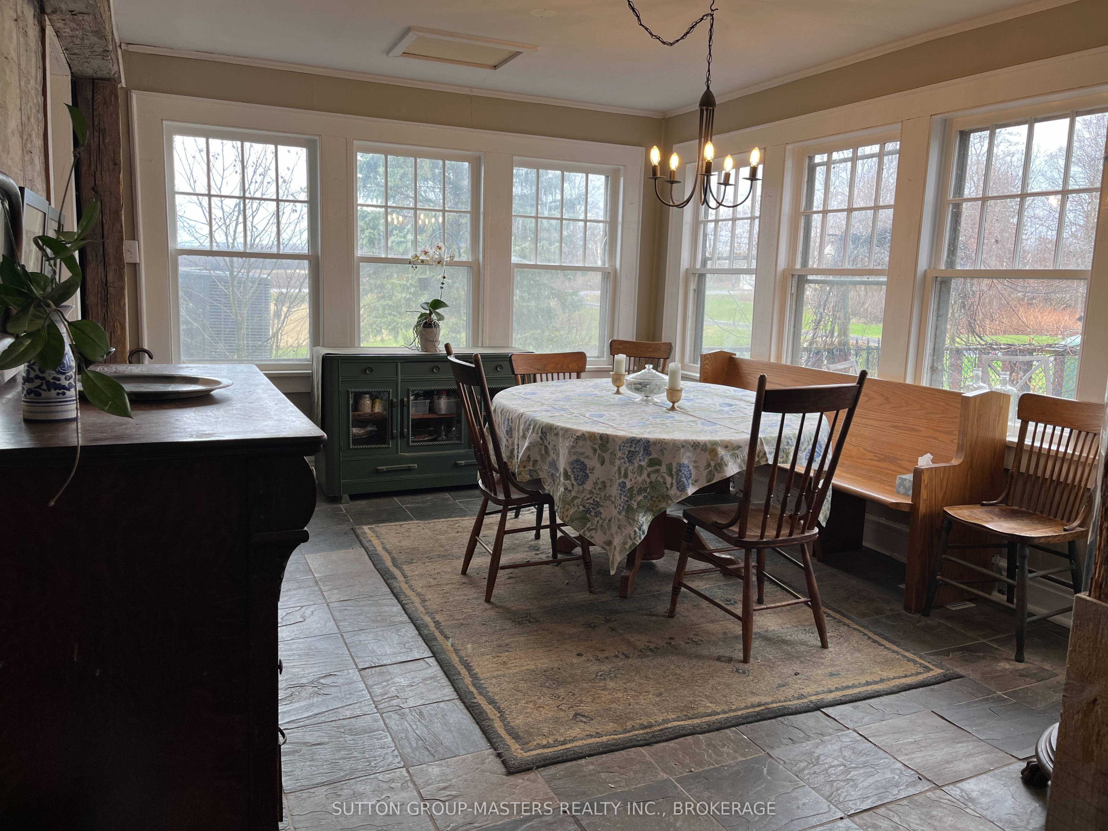 3095 Sydenham Road Property Photo 12