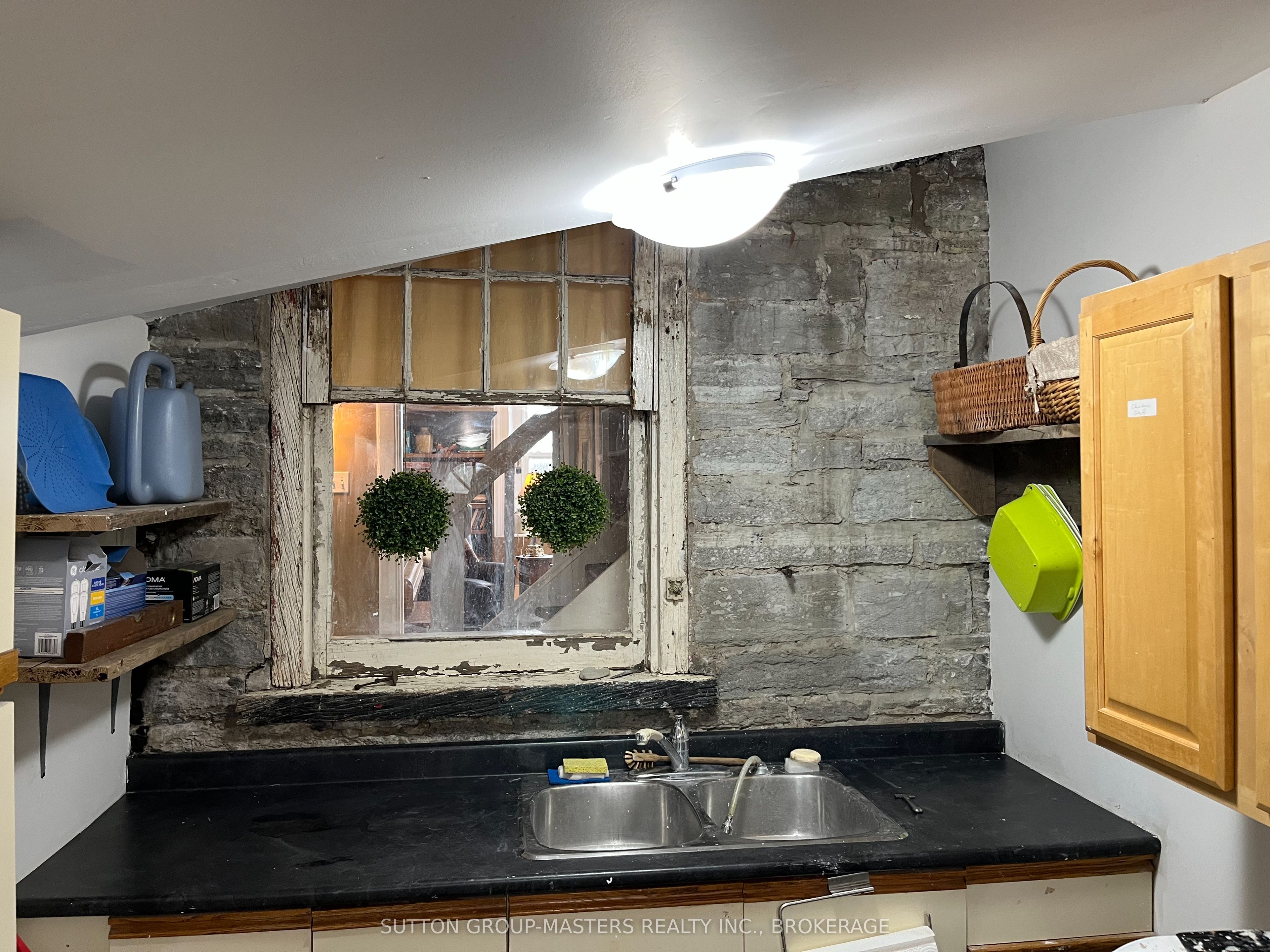 3095 Sydenham Road Property Photo 16