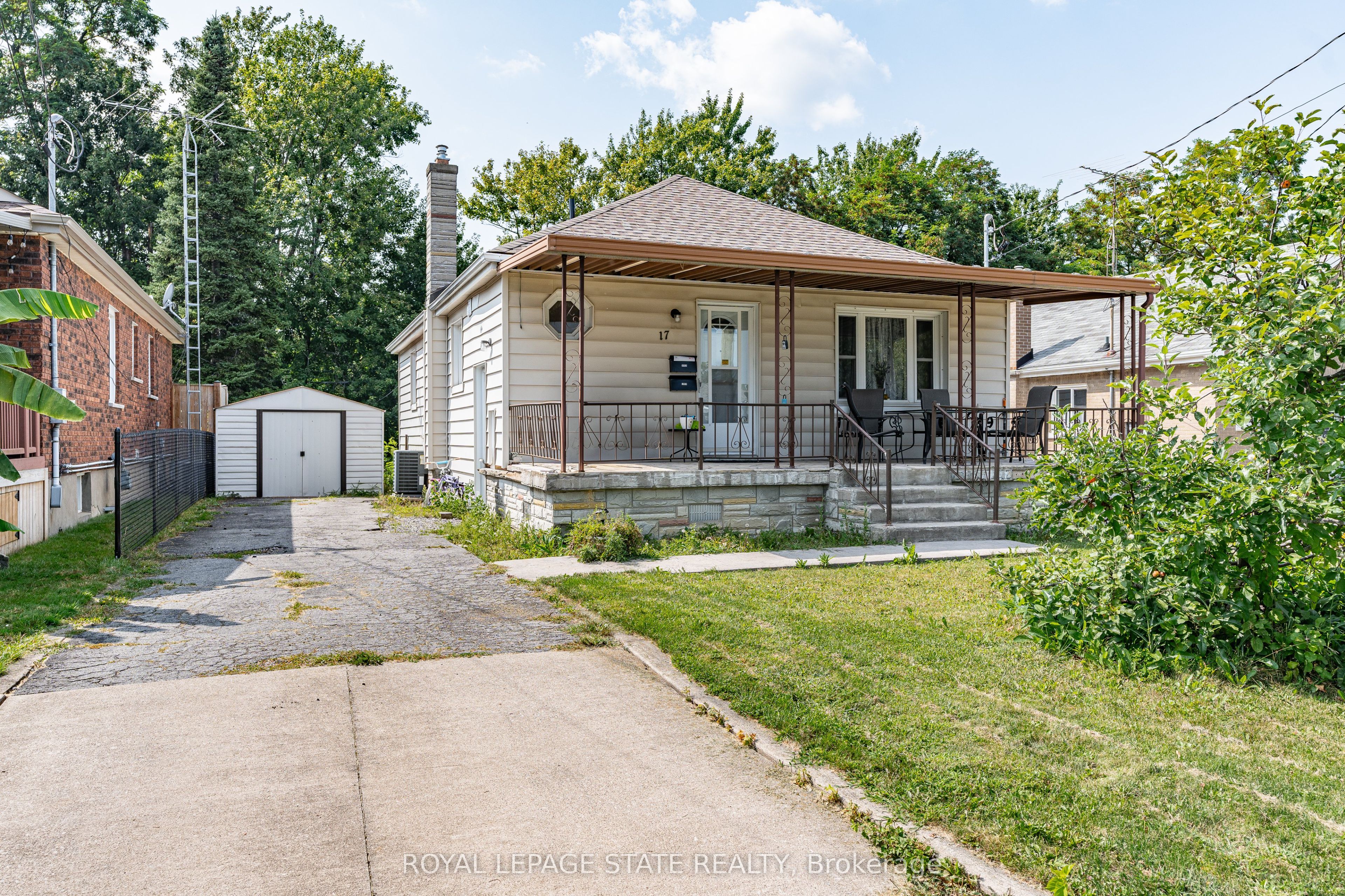 17 Prestwick Ave Property Photo 3