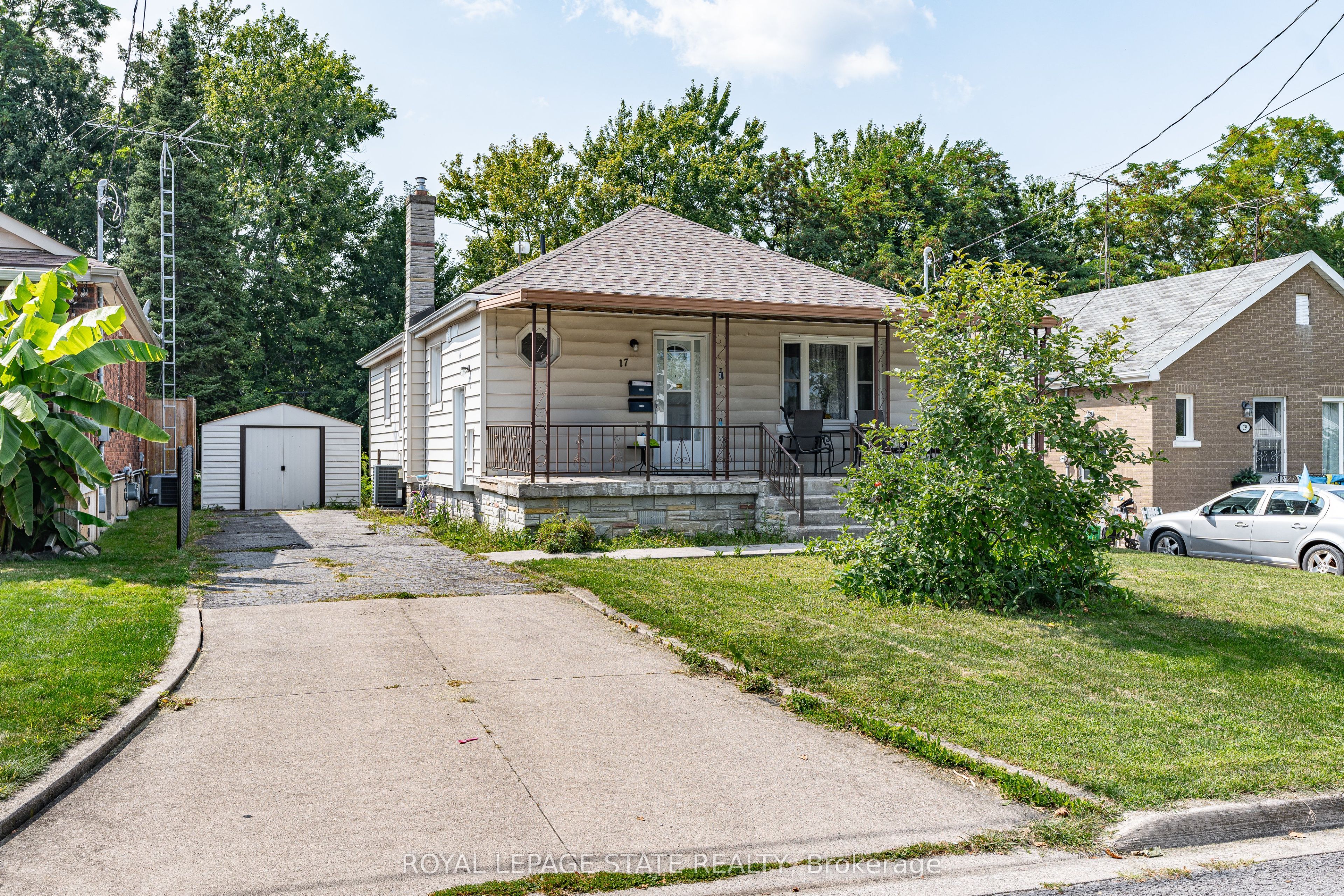 17 Prestwick Ave Property Photo 4