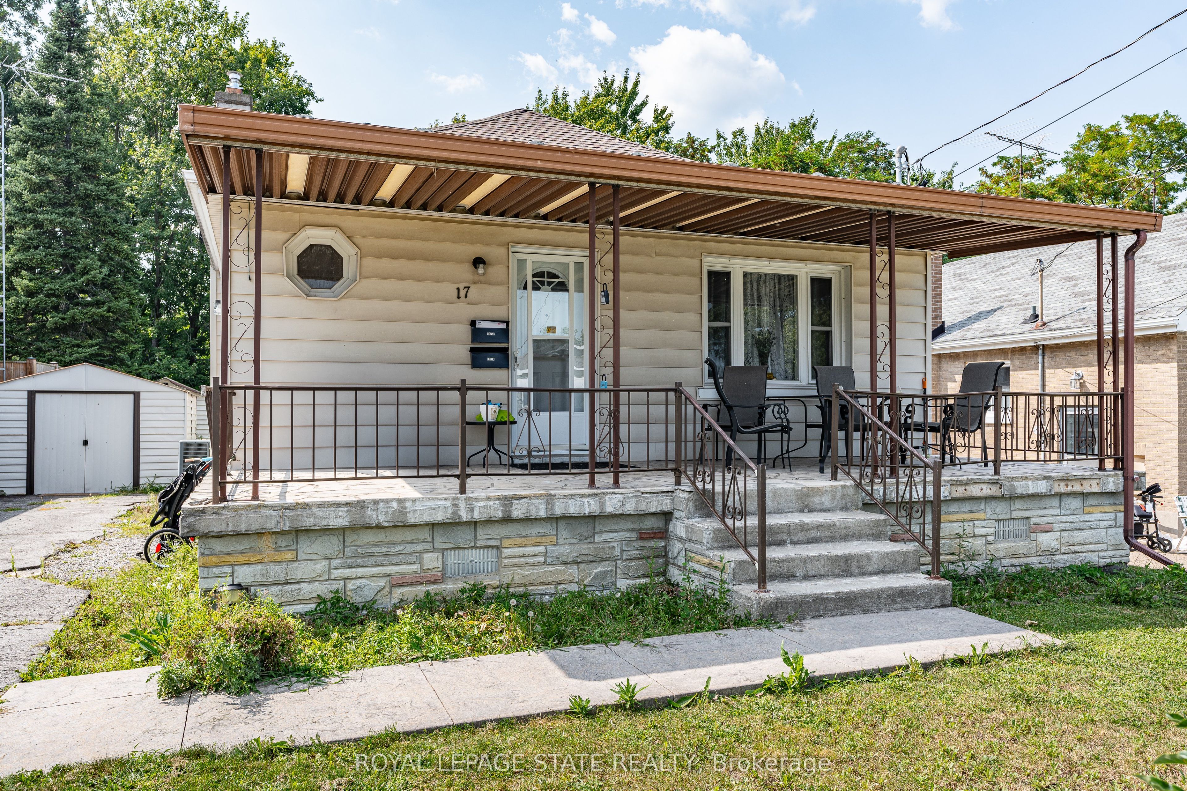 17 Prestwick Ave Property Photo 5