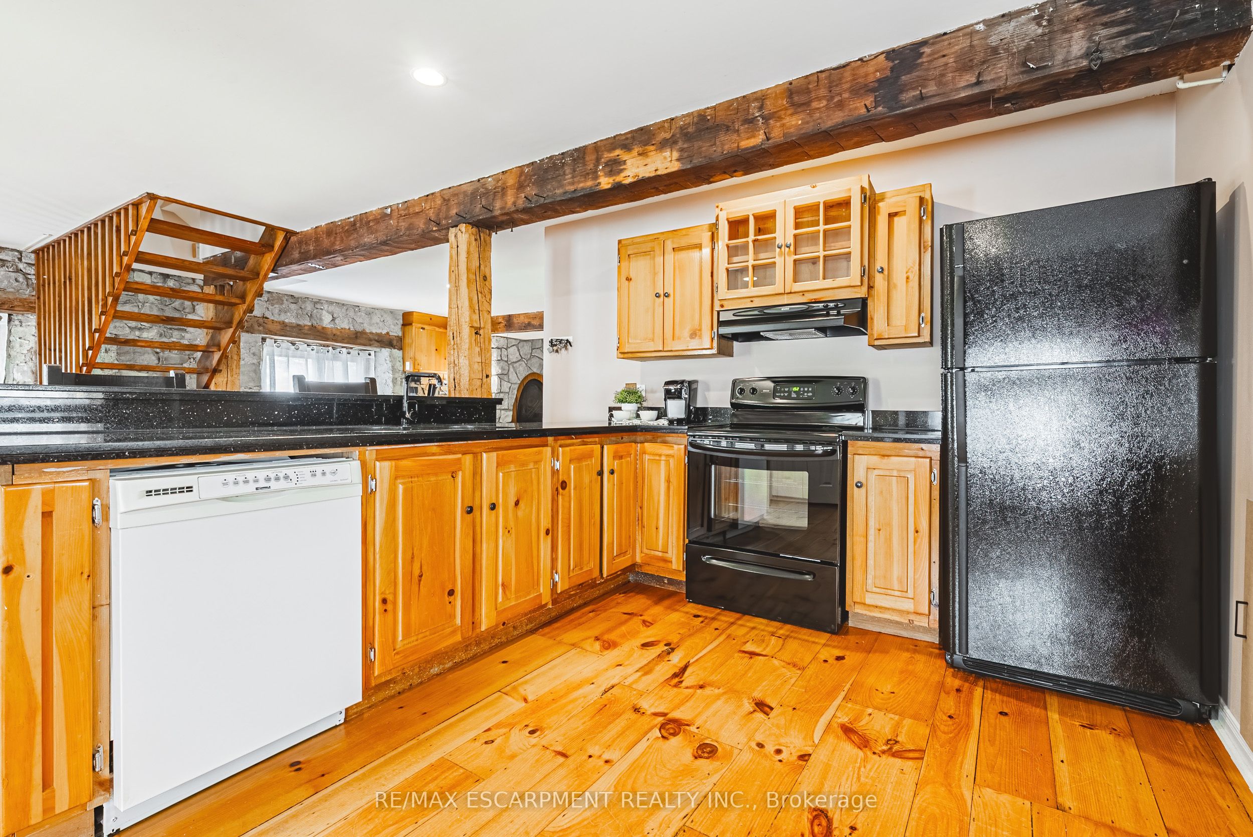110 Freelton Road Property Photo 6
