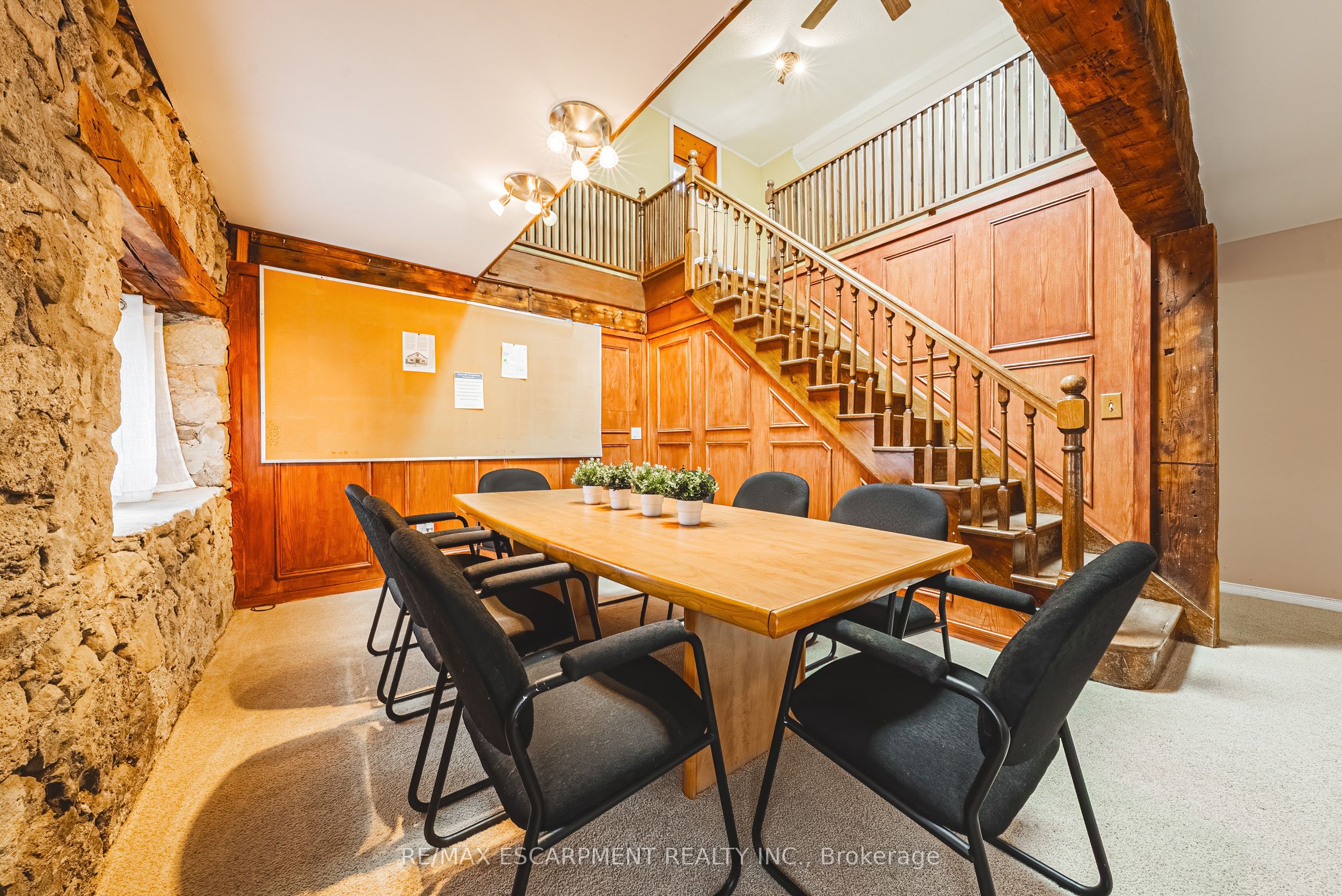 110 Freelton Road Property Photo 14